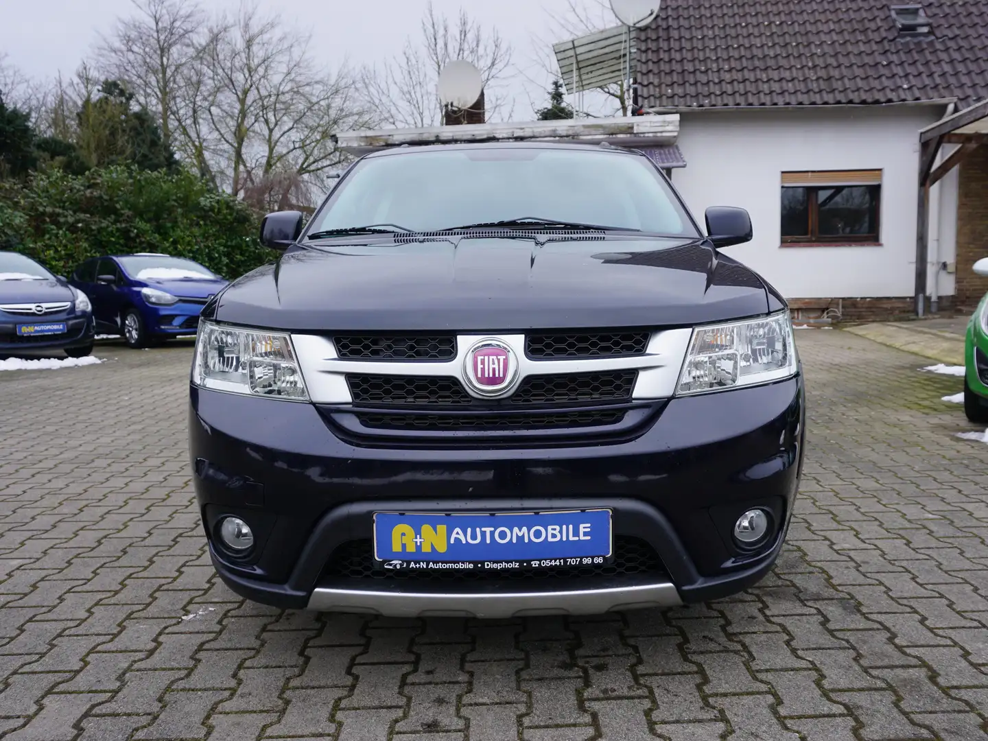 Fiat Freemont Lounge AWD /AUT./EURO5/NAVI/KAMERA/LEDER/7.SITZ/ Noir - 1