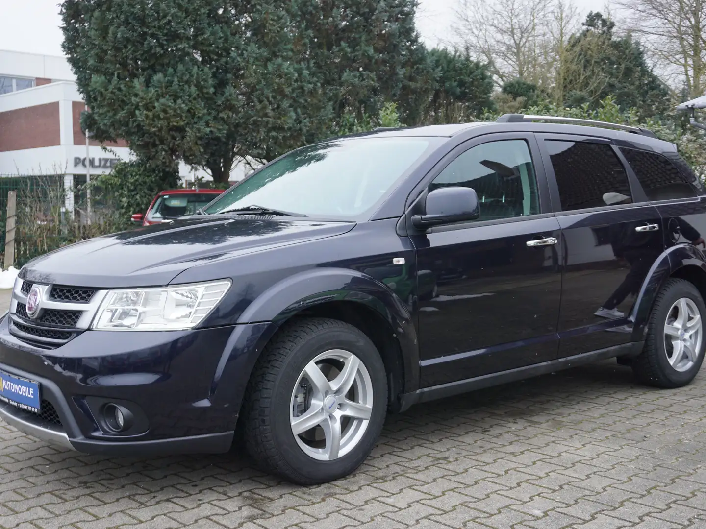 Fiat Freemont Lounge AWD /AUT./EURO5/NAVI/KAMERA/LEDER/7.SITZ/ Schwarz - 1