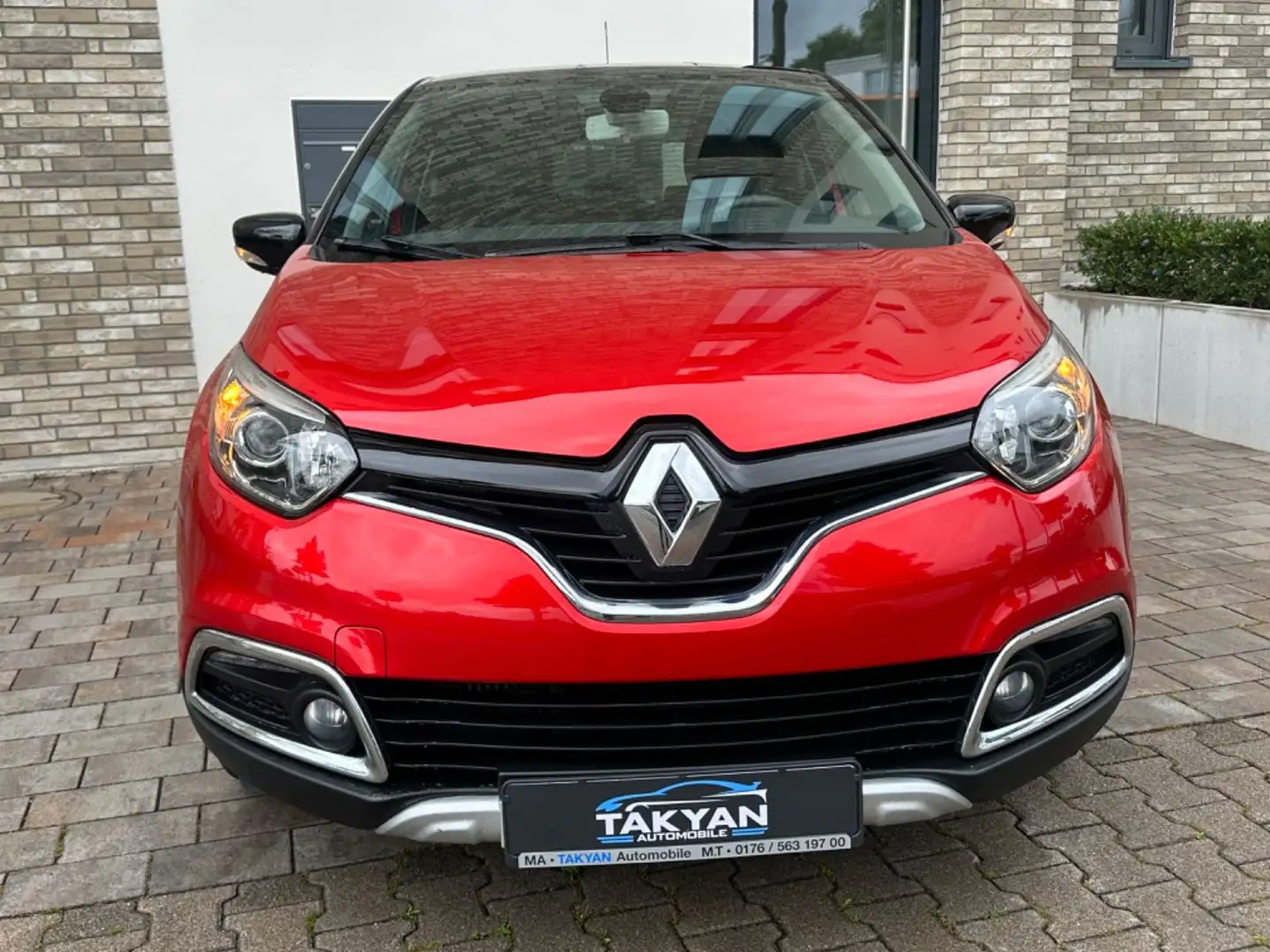 Renault Captur Helly Hansen*1.Hand*Navi* Rouge - 2