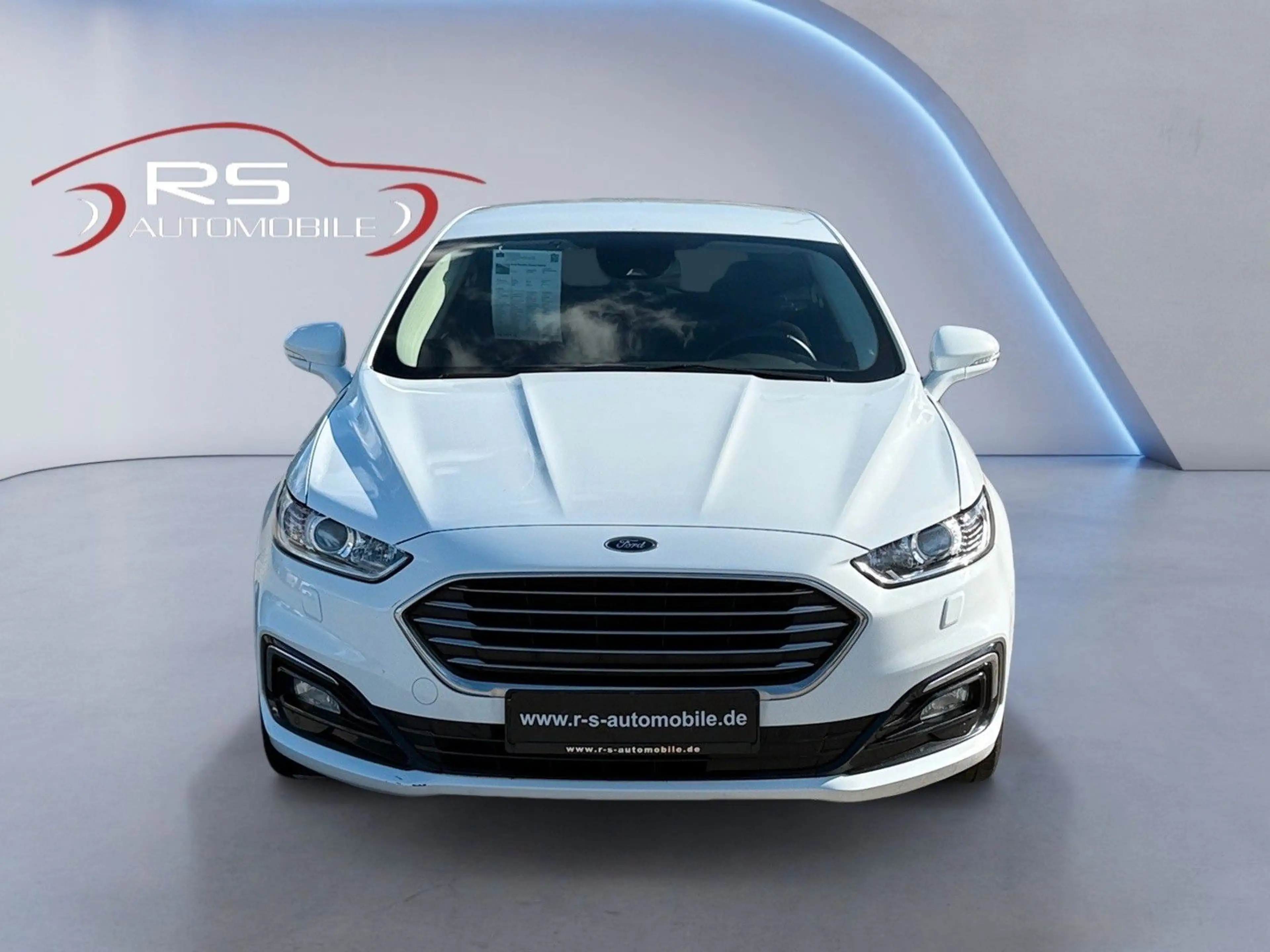 Ford Mondeo Turnier Hybrid — photo 8