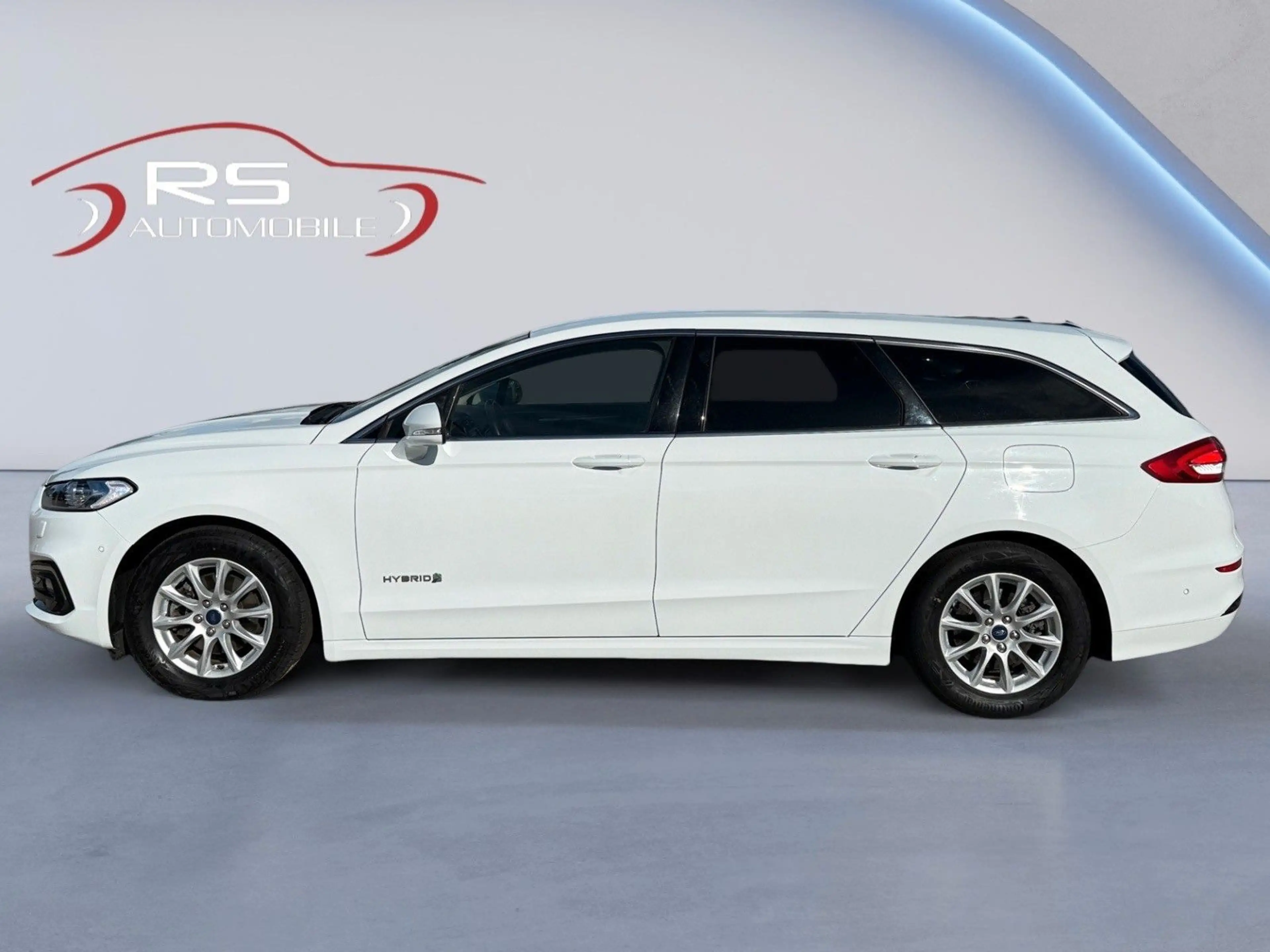 Ford Mondeo Turnier Hybrid — photo 2