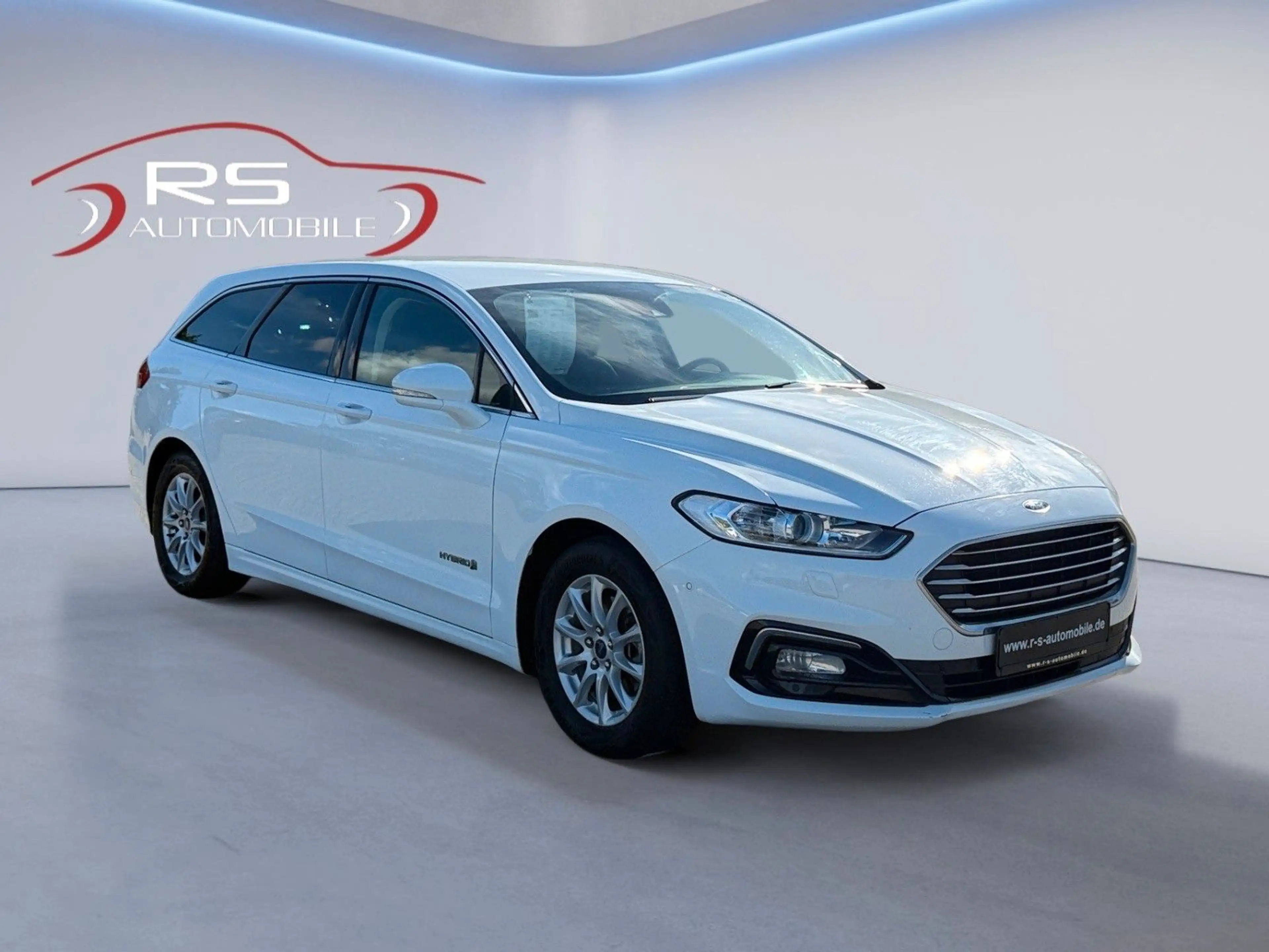 Ford Mondeo Turnier Hybrid — photo 7
