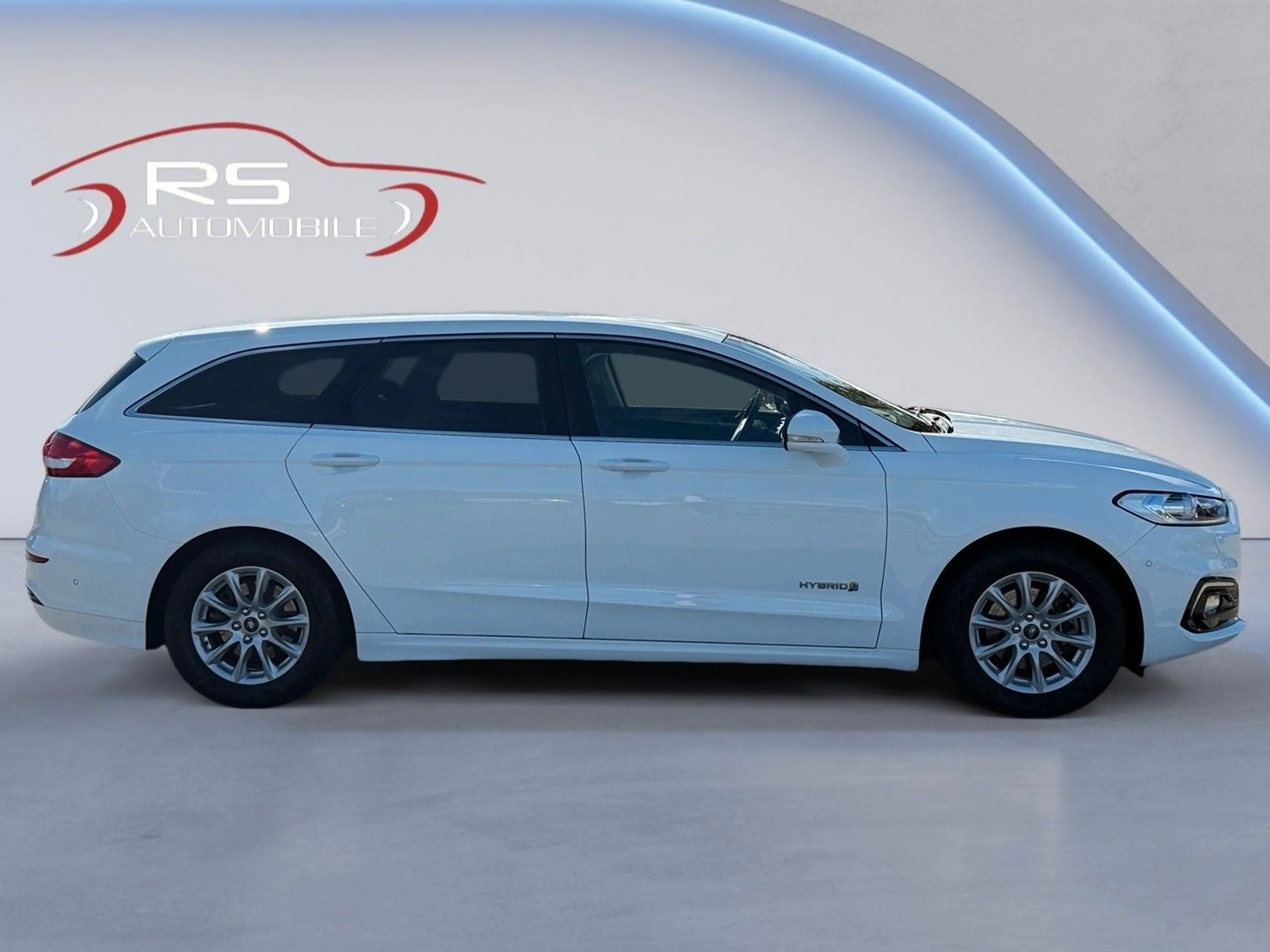 Ford Mondeo Turnier Hybrid — photo 6