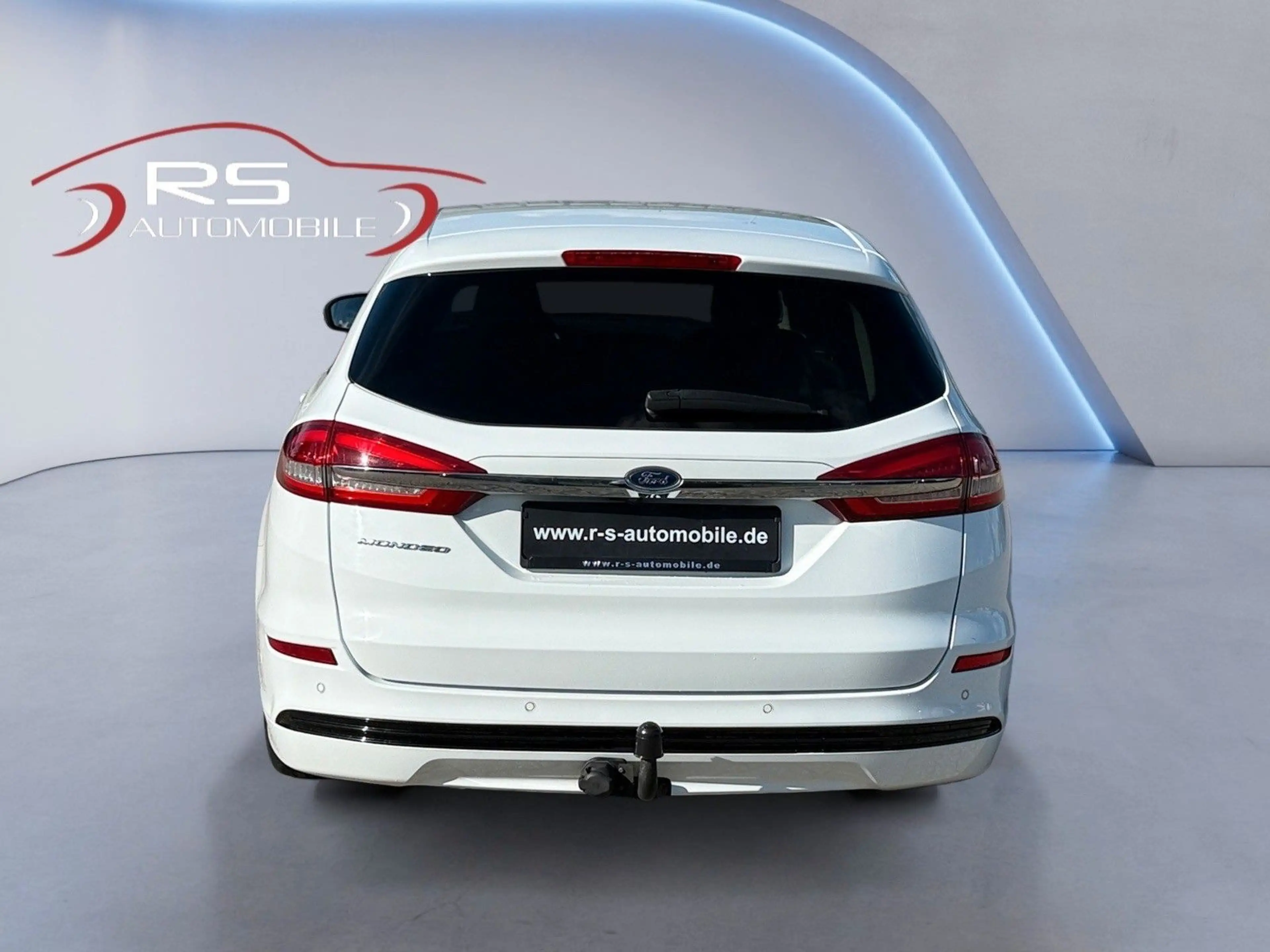 Ford Mondeo Turnier Hybrid — photo 4