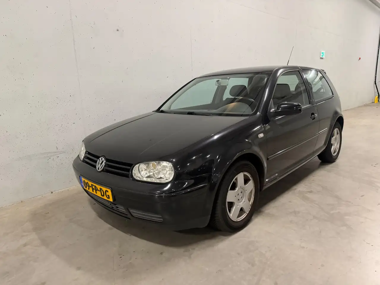Volkswagen Golf 2.3 V5 Highline Nieuwe APK Dealer Onderhoud, foto 10