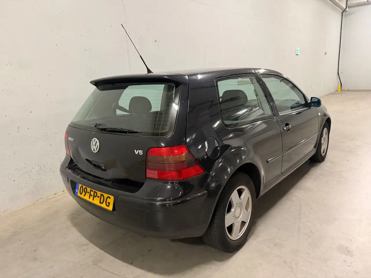 Volkswagen Golf 2.3 V5 Highline Nieuwe APK Dealer Onderhoud, foto 4