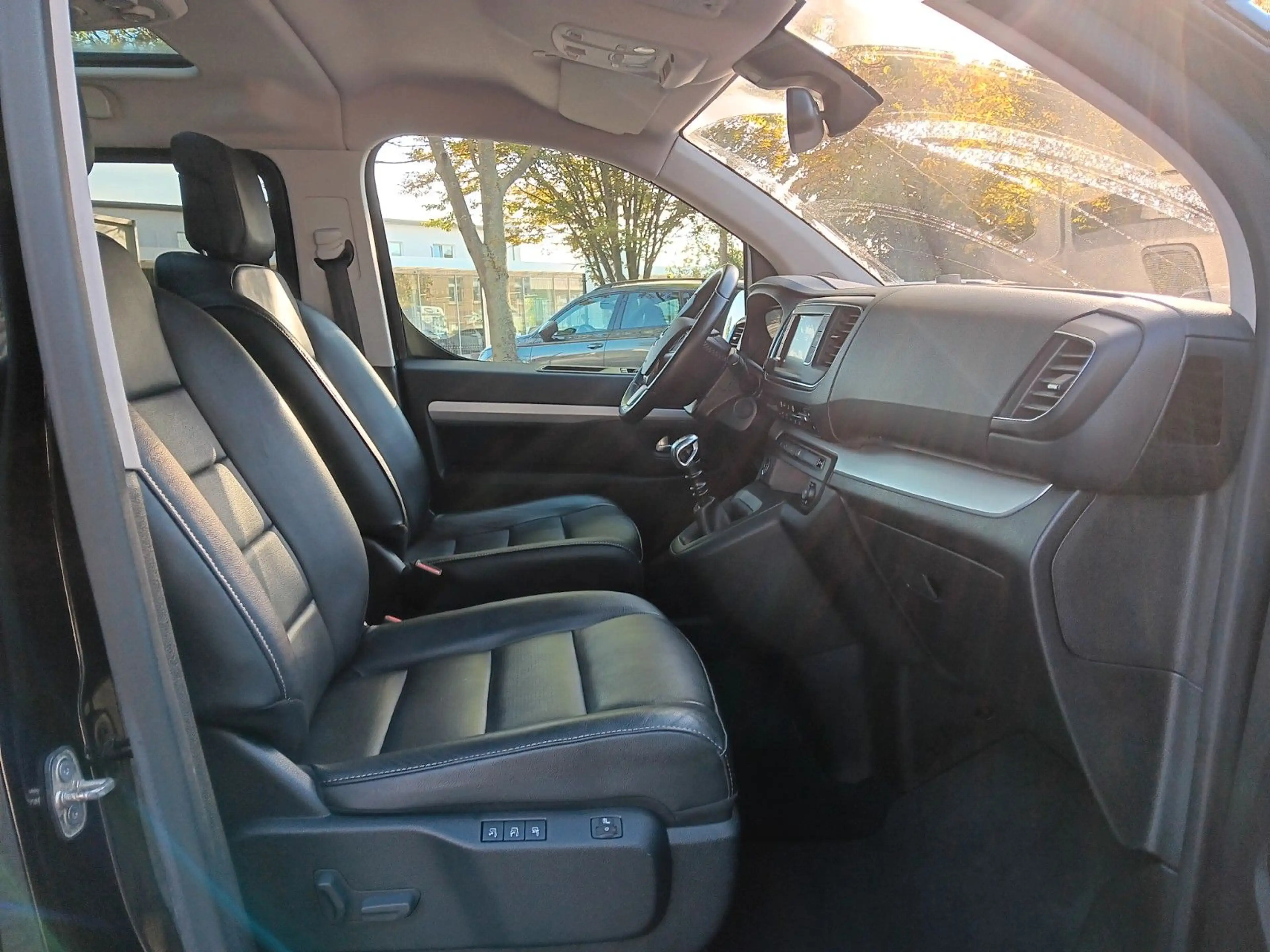 Opel Zafira Life Tourer M 7-Sitze Leder AHZV Navi — photo 6
