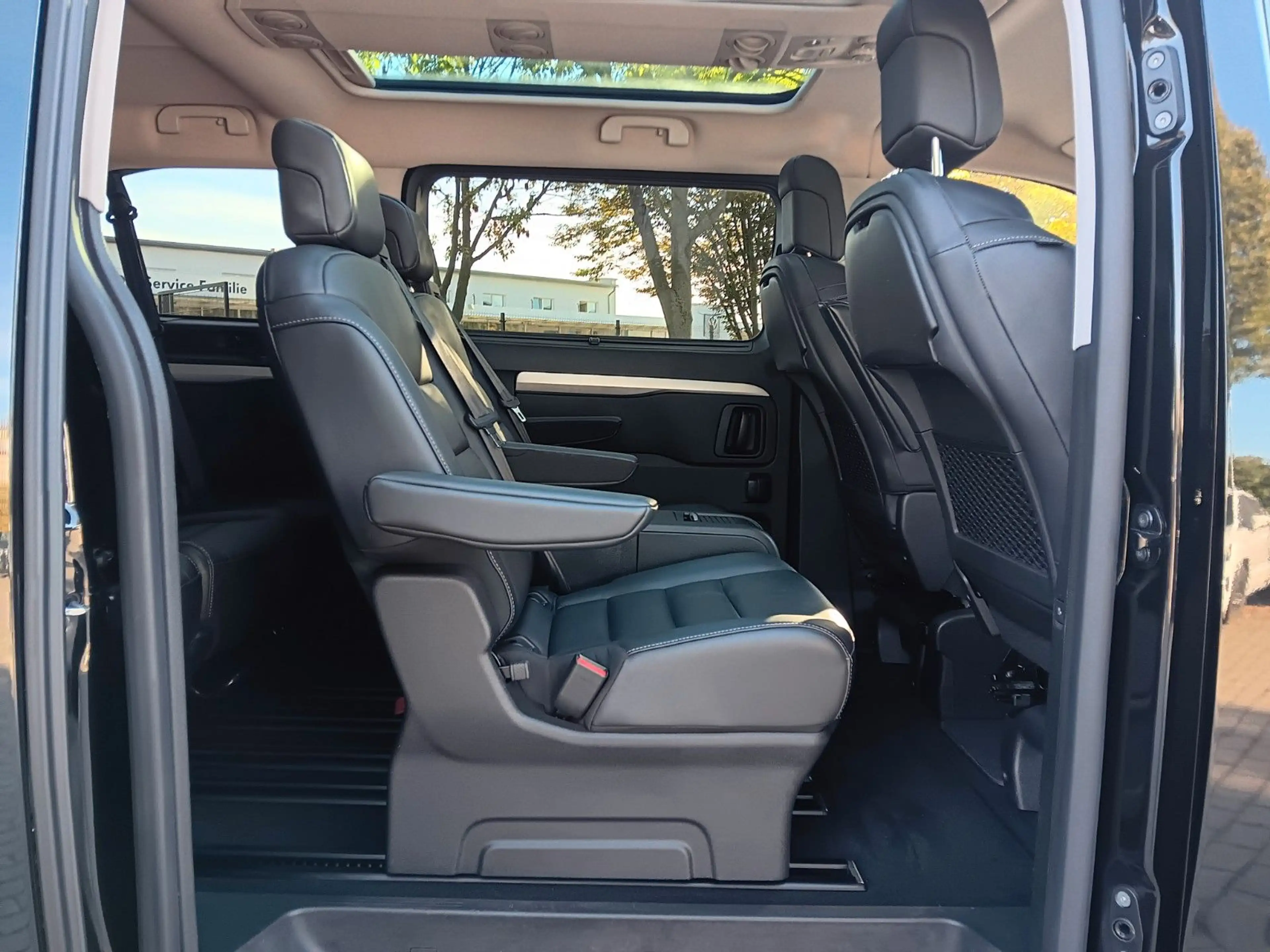 Opel Zafira Life Tourer M 7-Sitze Leder AHZV Navi — photo 8