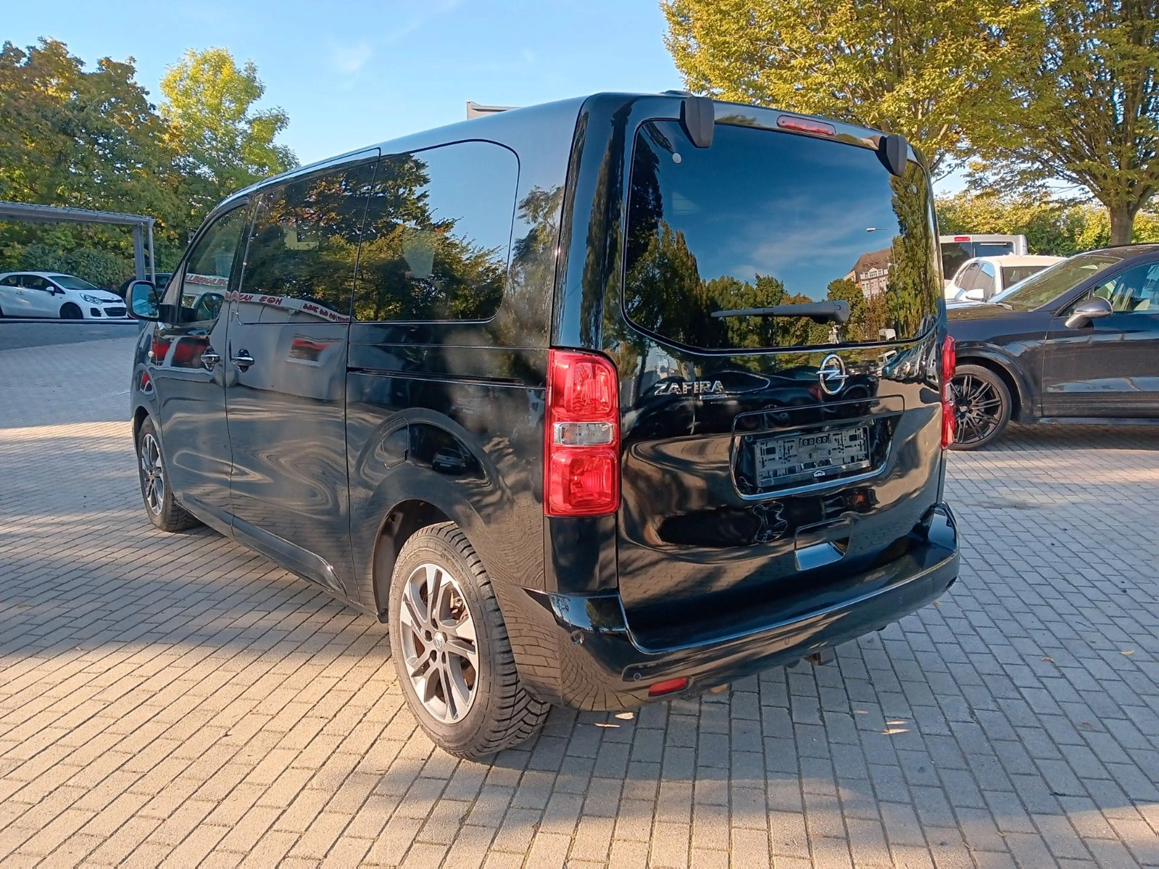 Opel Zafira Life Tourer M 7-Sitze Leder AHZV Navi — photo 5