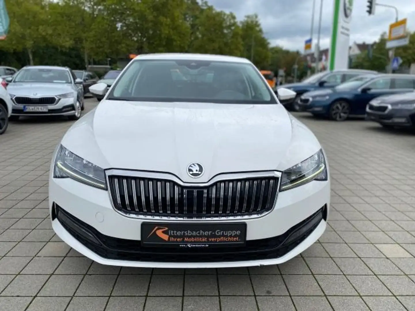 Skoda Superb Lim. 1.5 TSI DSG Ambition Columbus 17"LM Weiß - 2