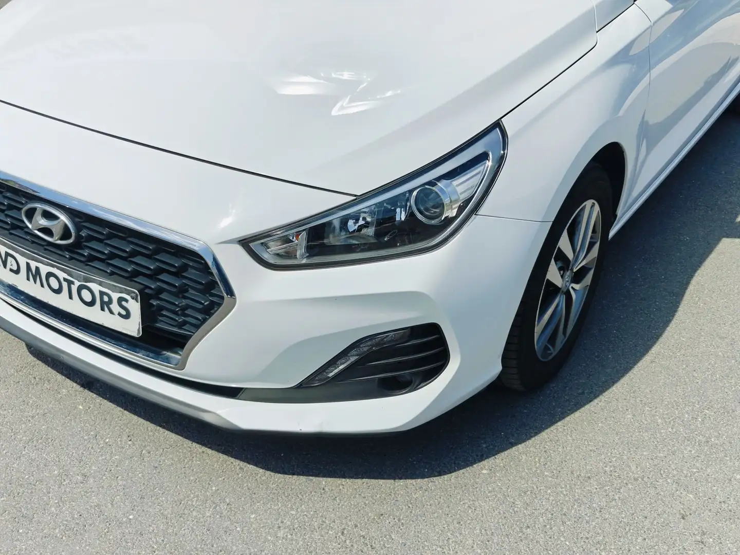 Hyundai i30 T-GDi Twist Blanc - 2