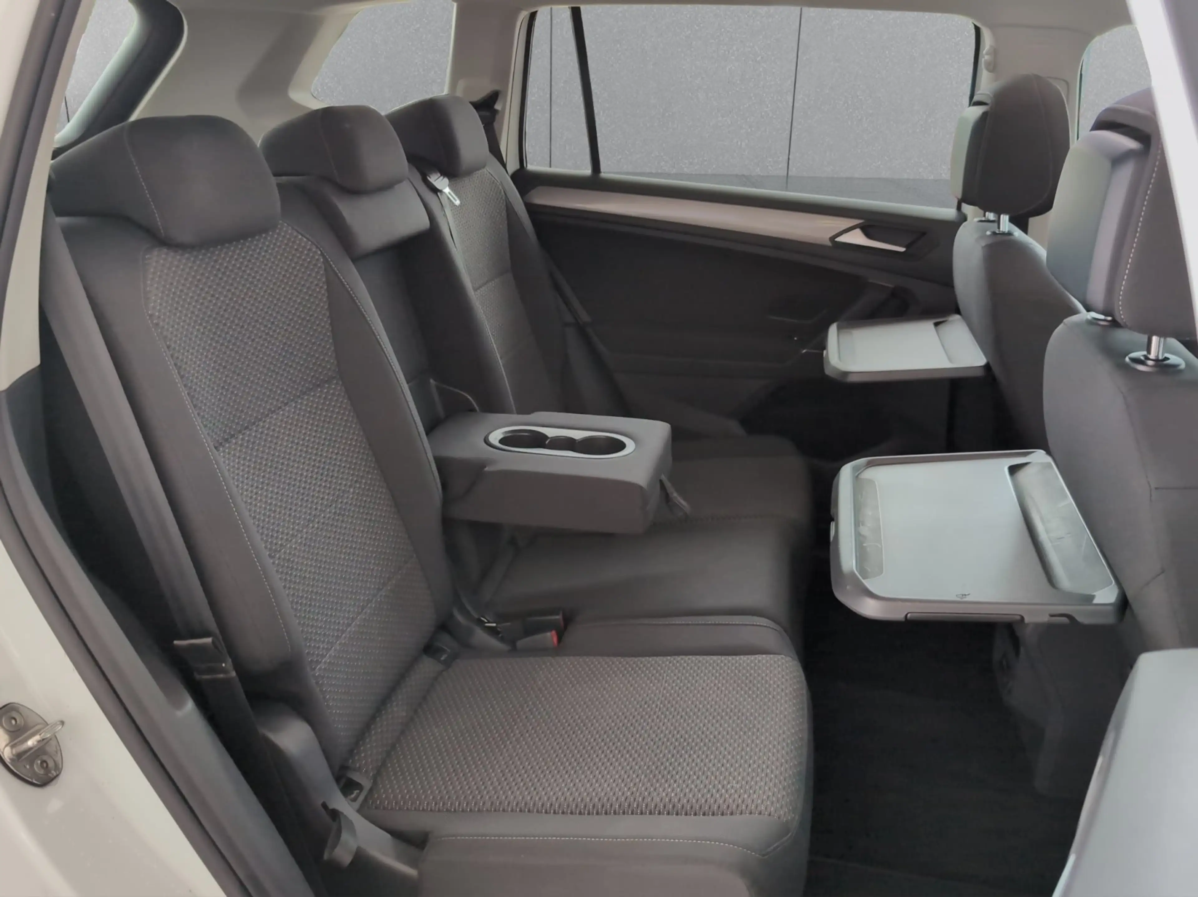 Volkswagen Tiguan Allspace 2.0 TDI 4M /Pano/ACC/HUD/360°/AHK — photo 9