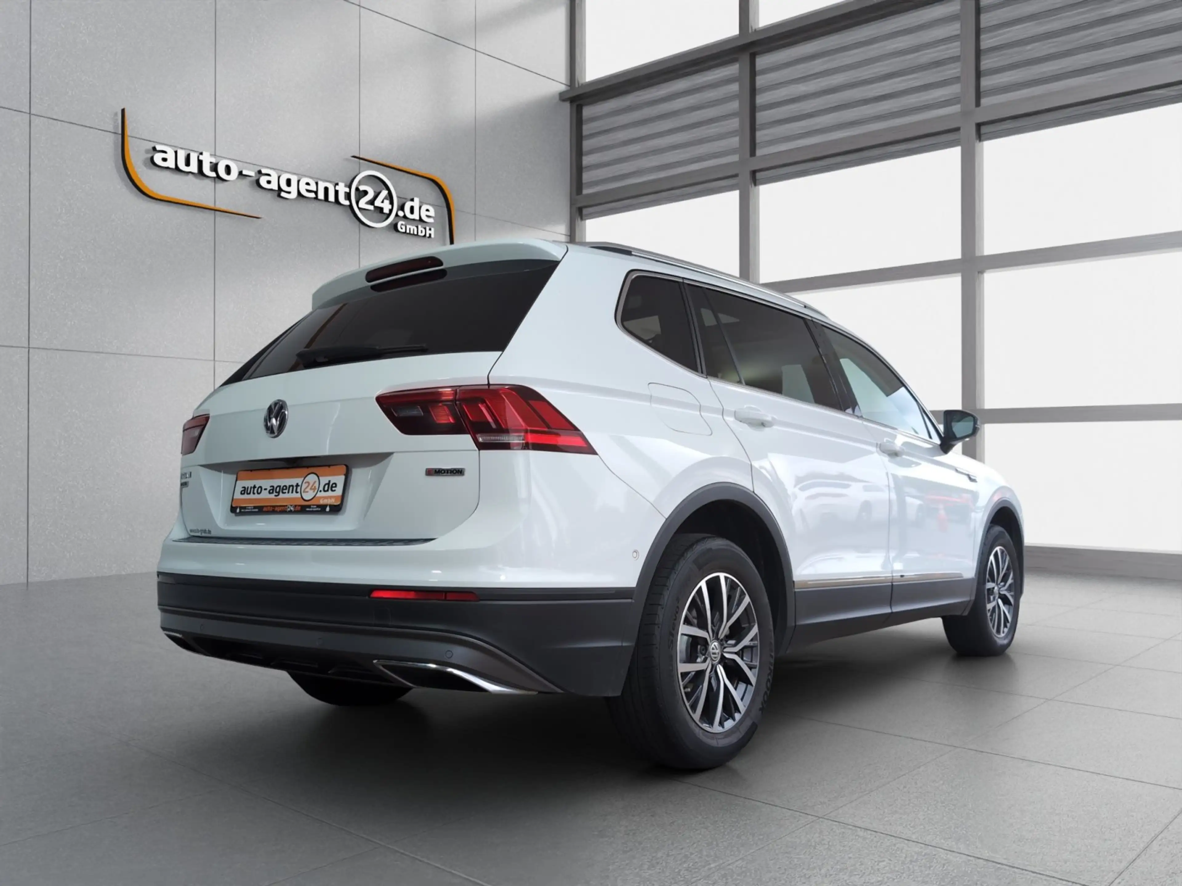 Volkswagen Tiguan Allspace 2.0 TDI 4M /Pano/ACC/HUD/360°/AHK — photo 4