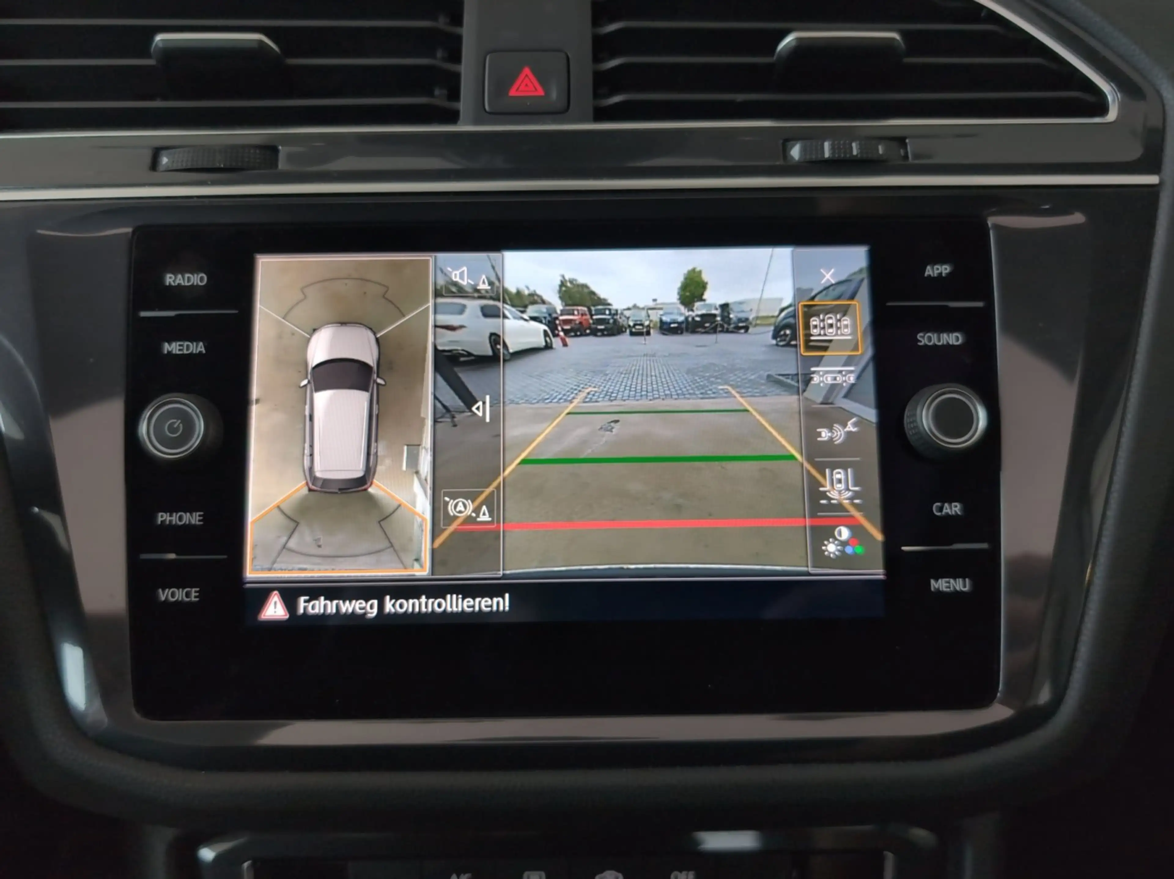 Volkswagen Tiguan Allspace 2.0 TDI 4M /Pano/ACC/HUD/360°/AHK — photo 12