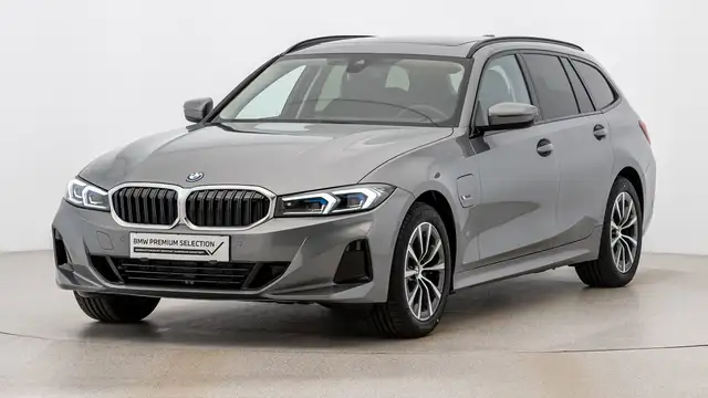 BMW 3 Series view 2