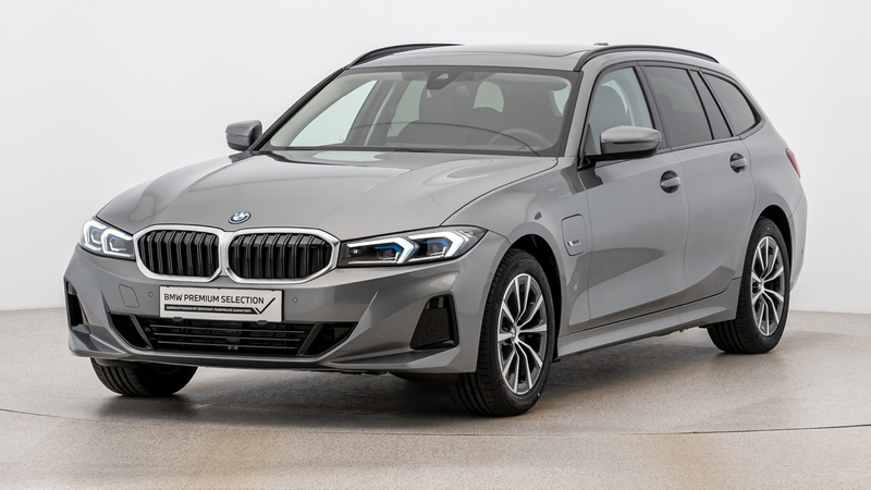 BMW 330 e xDrive — photo 2