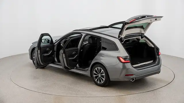 BMW 3 Series view 5