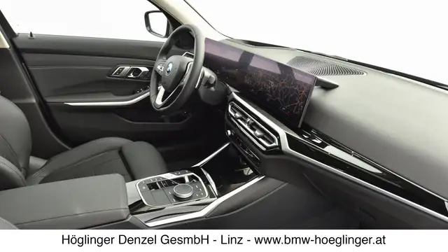 BMW 3 Series view 10