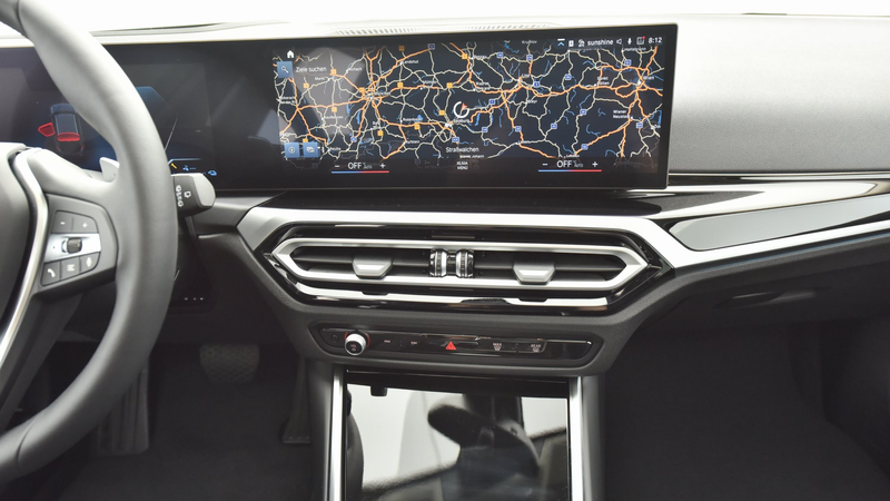 BMW 330 e xDrive — photo 7