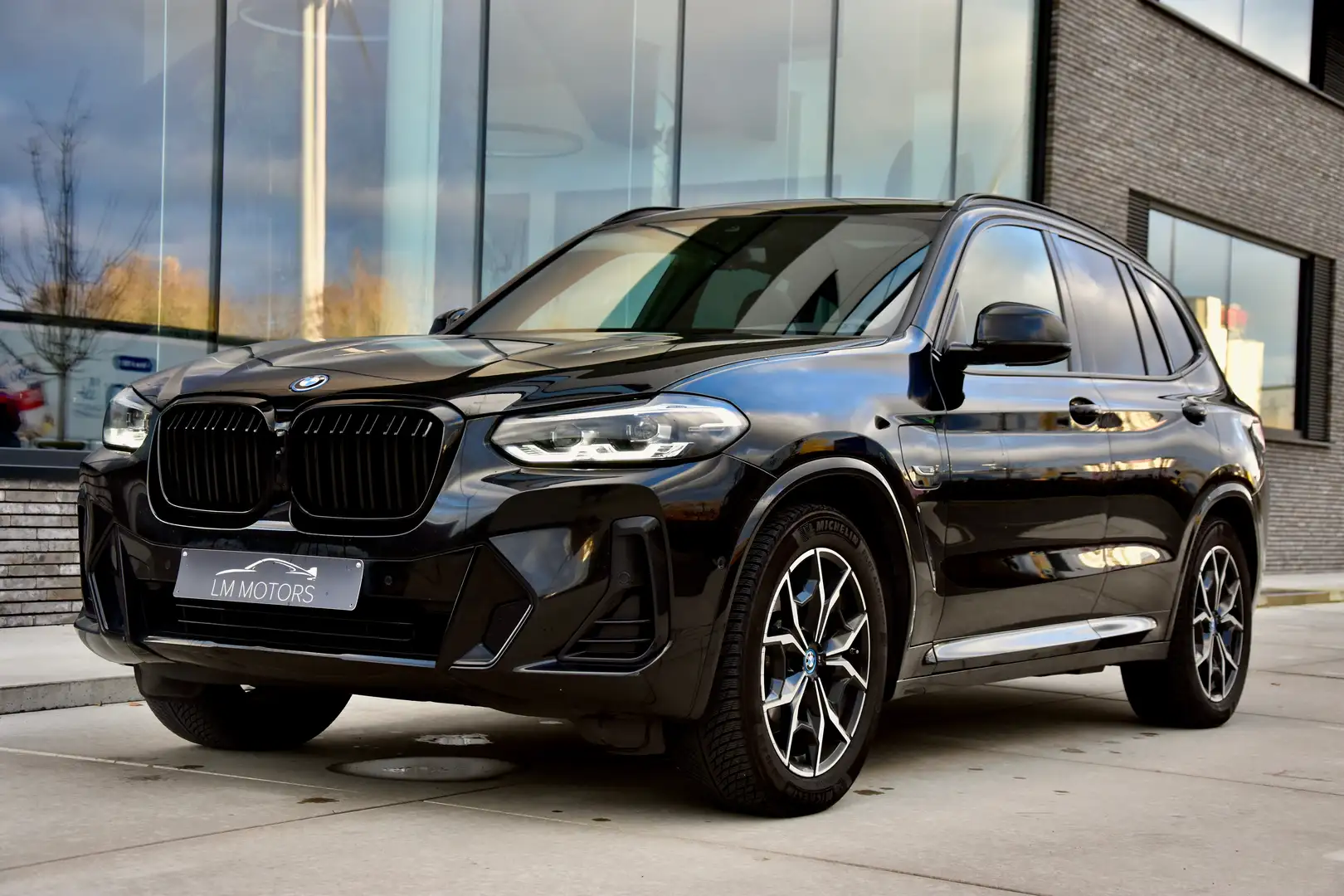 BMW X3 30 X-Drive **M-Pack** PANO DAK Noir - 2