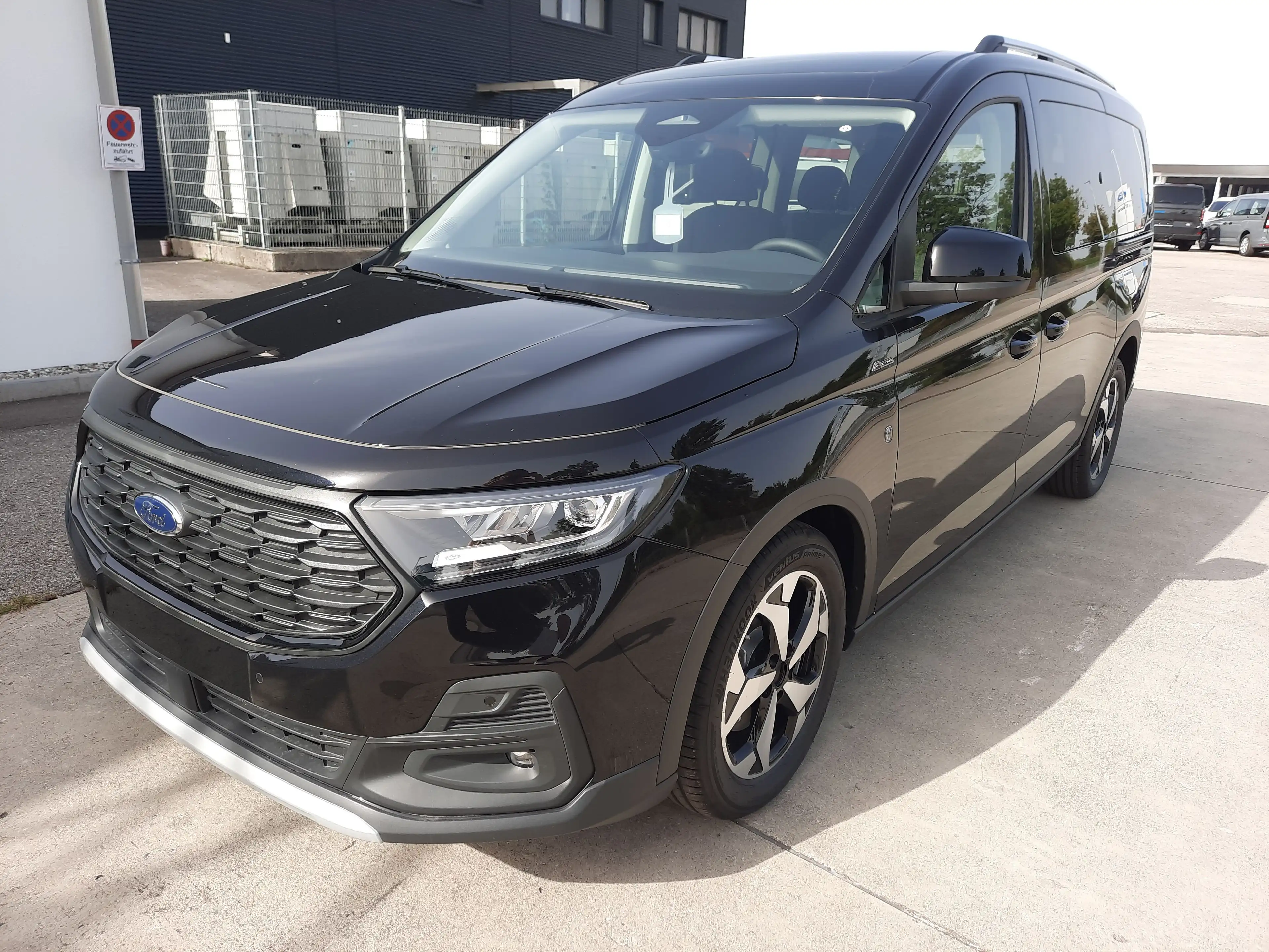 Ford Tourneo Connect 2.0 EcoBlue Active L2 AWD LED — photo 2