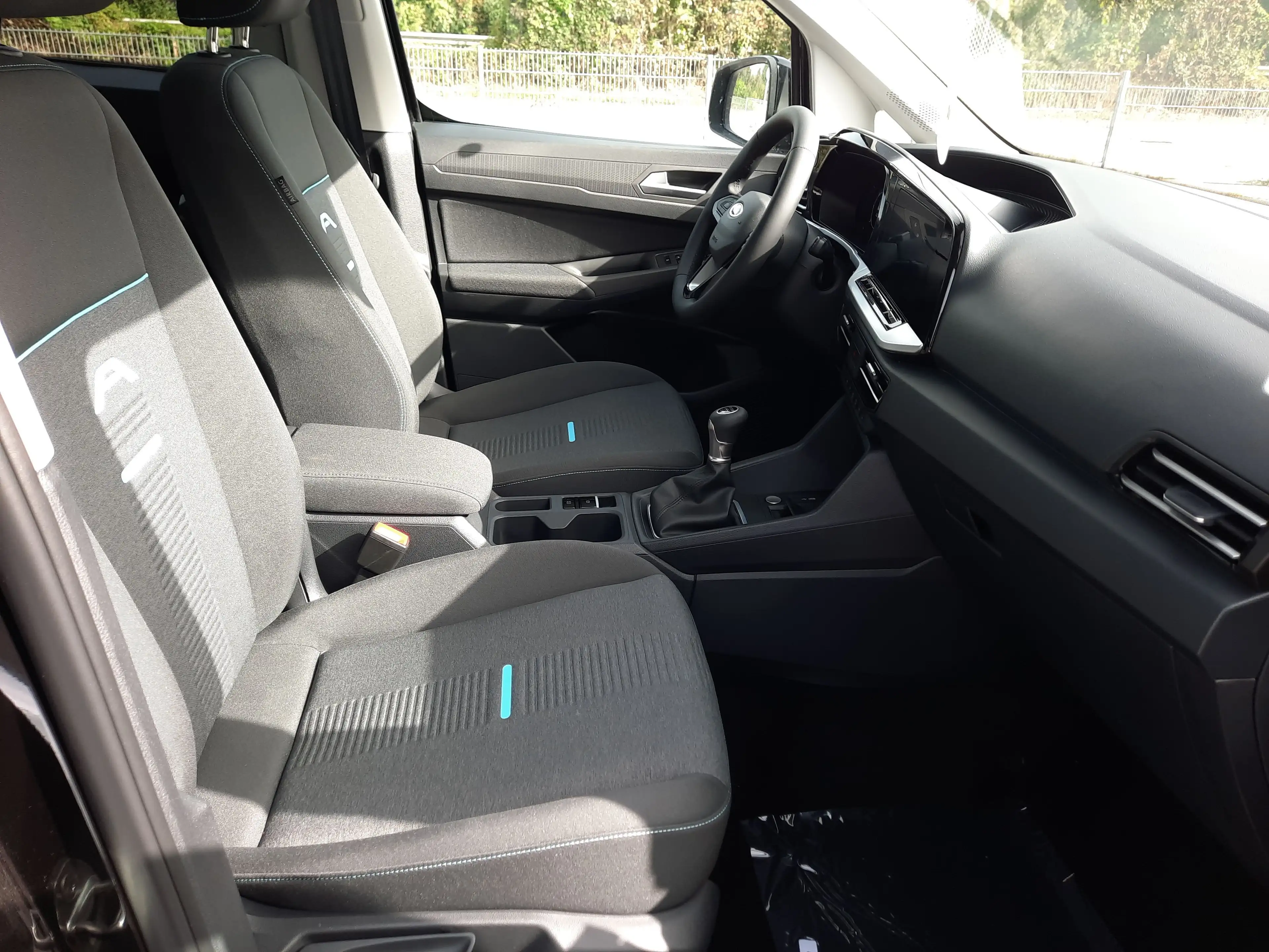 Ford Tourneo Connect 2.0 EcoBlue Active L2 AWD LED — photo 15