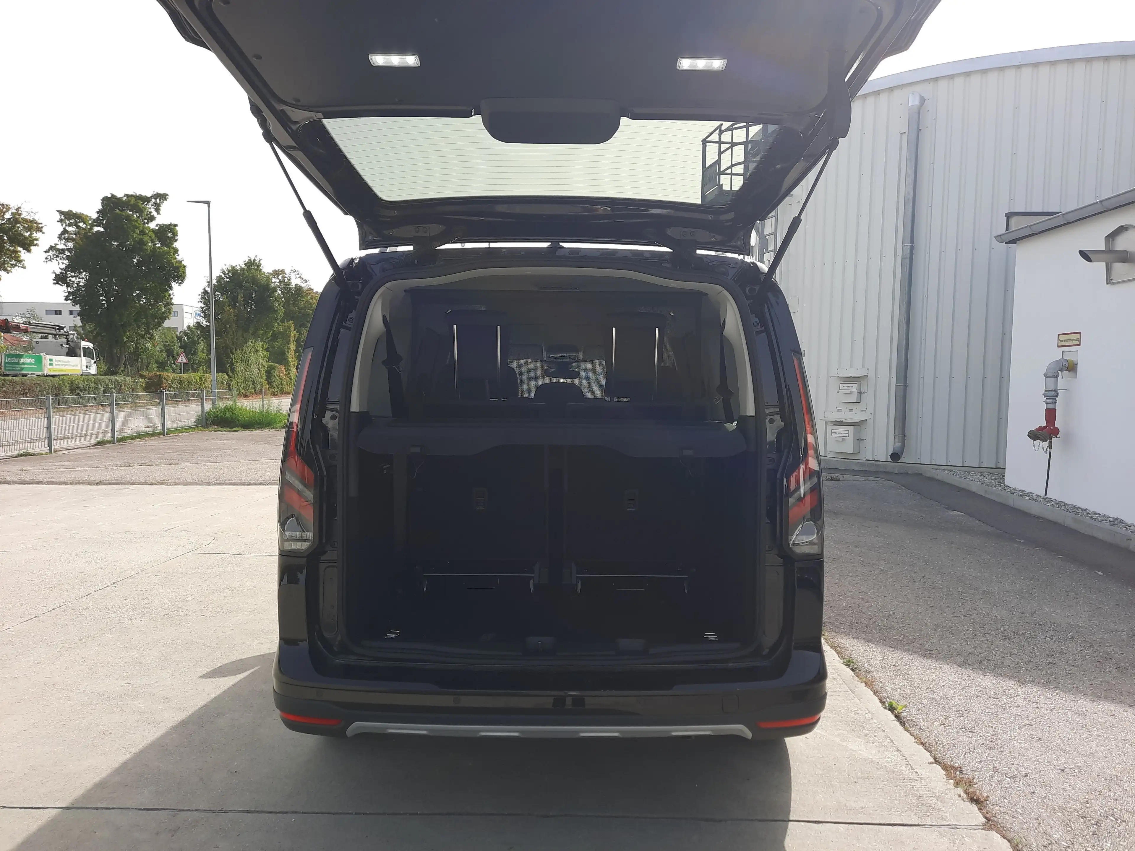 Ford Tourneo Connect 2.0 EcoBlue Active L2 AWD LED — photo 8