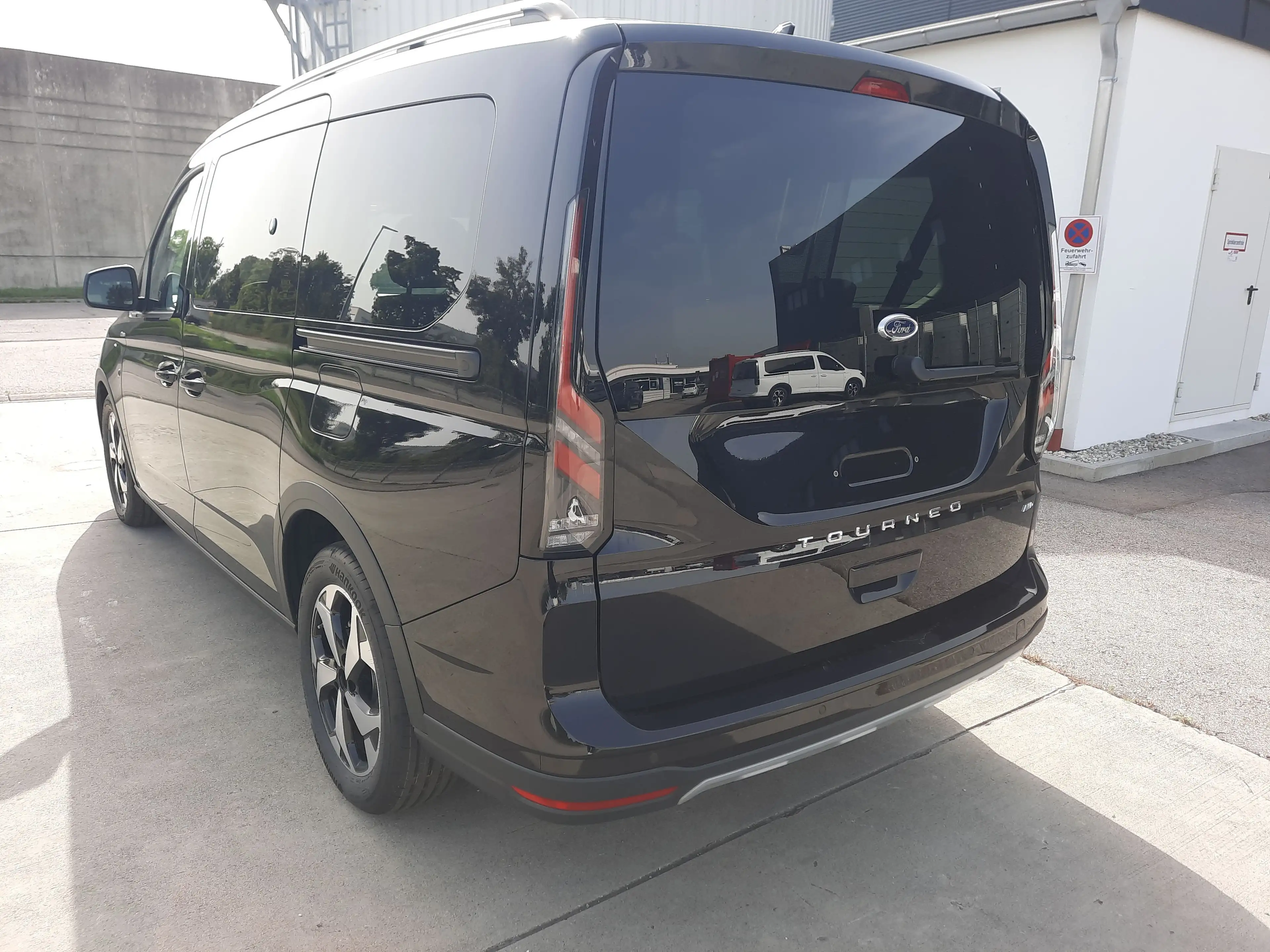 Ford Tourneo Connect 2.0 EcoBlue Active L2 AWD LED — photo 5