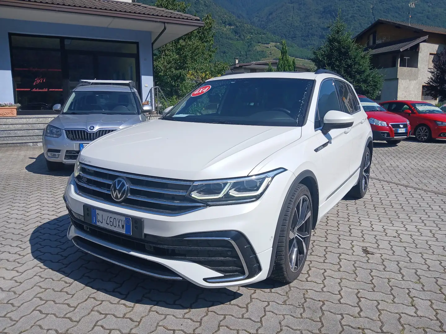 Volkswagen Tiguan Tiguan 2.0 tdi R-Line 4motion 200cv dsg Bianco - 2