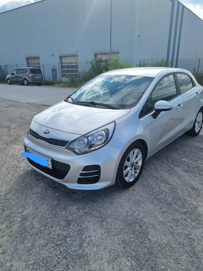Kia Rio 1,2 MPI Silber - 2
