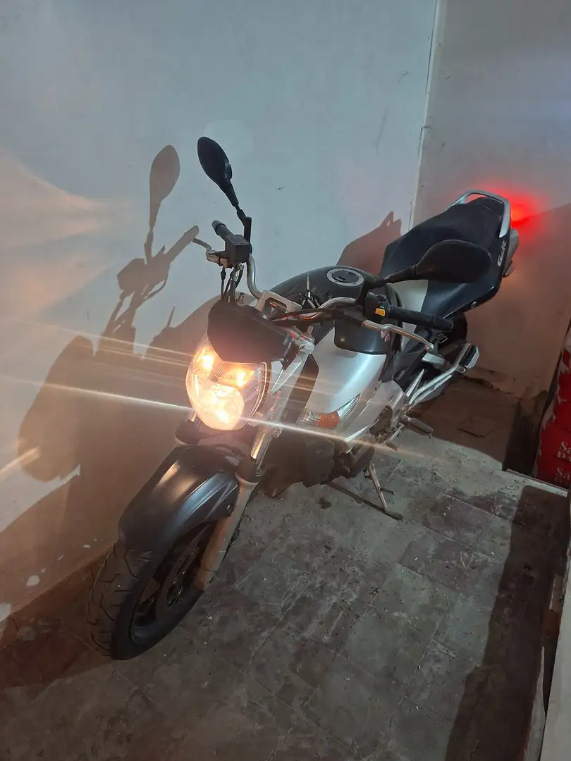 Suzuki GSR 600 Grigio - 2