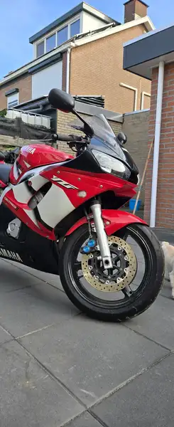 Yamaha YZF-R6 - foto 2