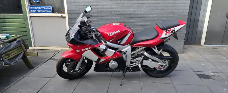 Yamaha YZF-R6 - foto 3