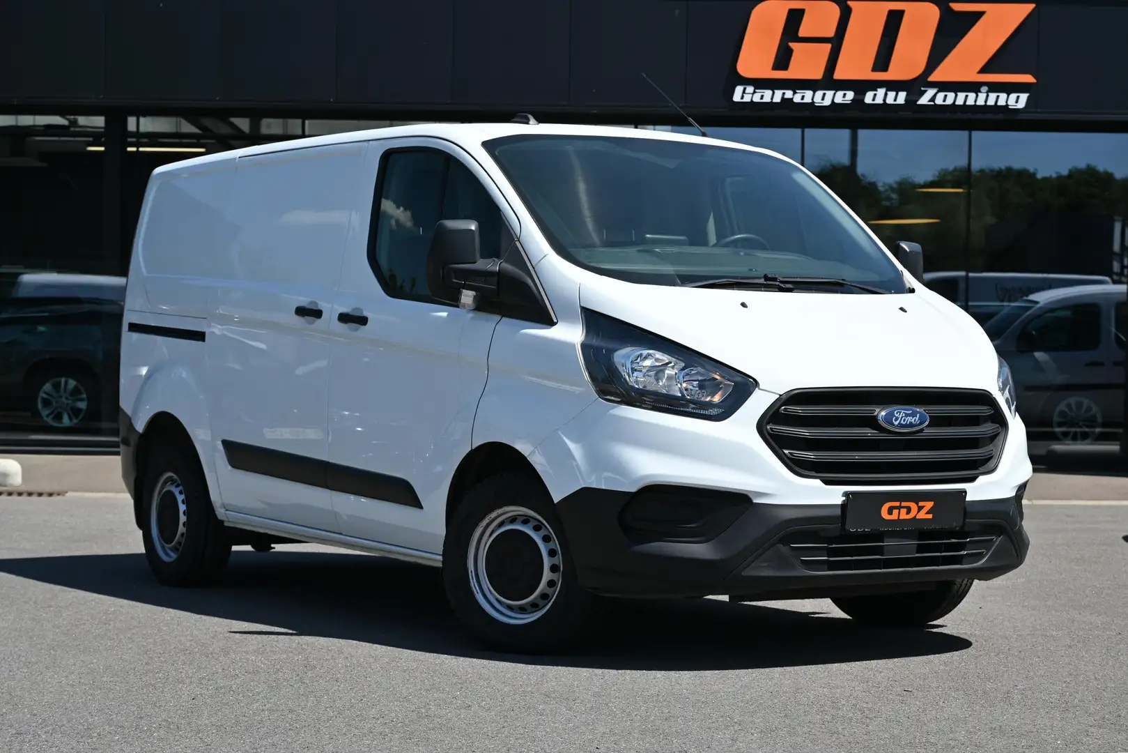 Ford Transit Custom 2.0 TDCi 105 Ch L1H1 Ambiente Blanc - 1
