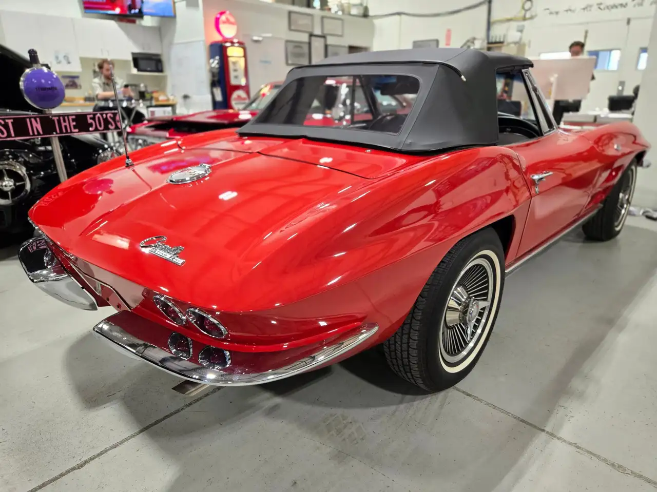 Chevrolet Corvette снимка Chevrolet Corvette