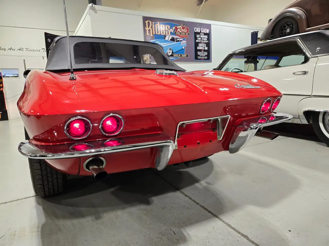 Chevrolet Corvette снимка Chevrolet Corvette