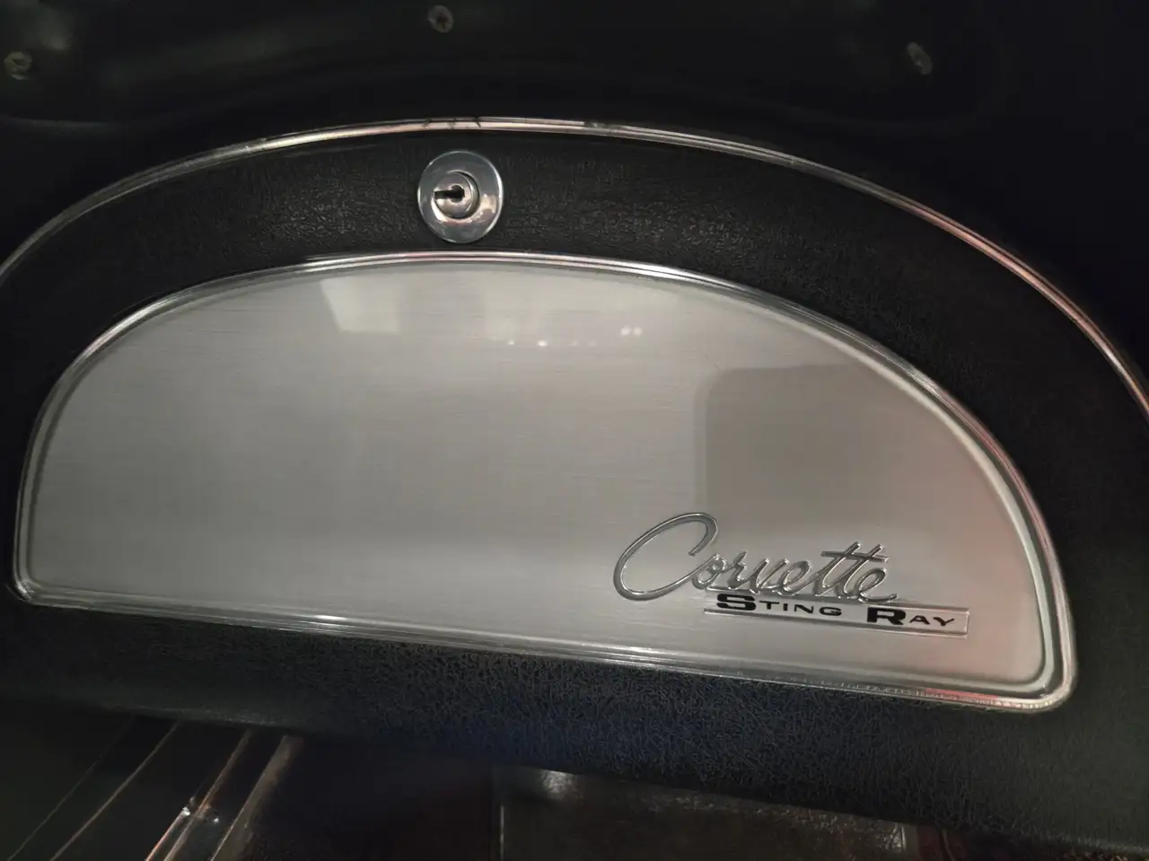 Chevrolet Corvette снимка Chevrolet Corvette