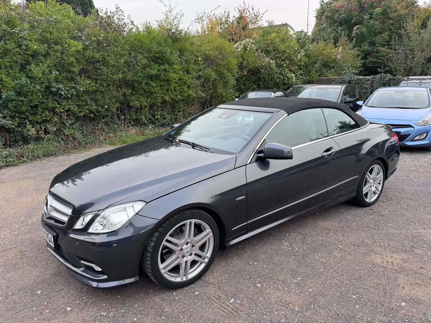 Mercedes-Benz E 200 Blue Efficiency Grau - 1