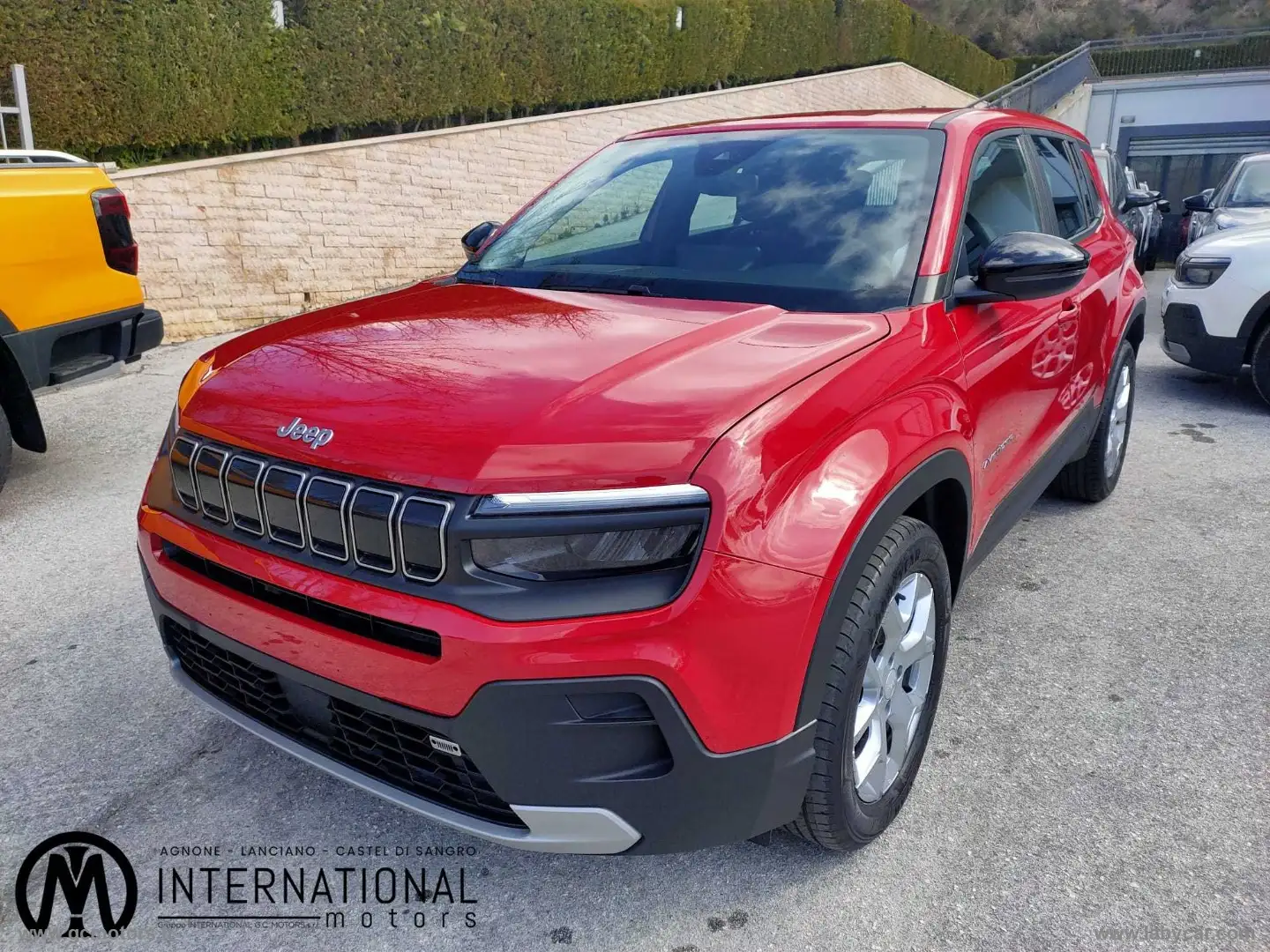 Jeep Avenger 1.2 Turbo Altitude Rouge - 1