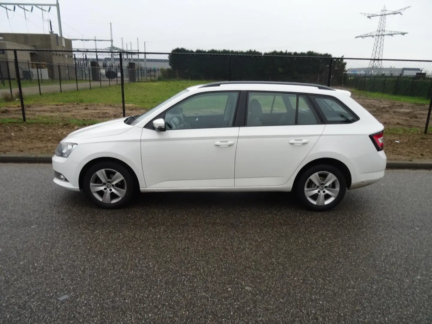 Skoda Fabia Combi 1.0 Style Weiß - 2