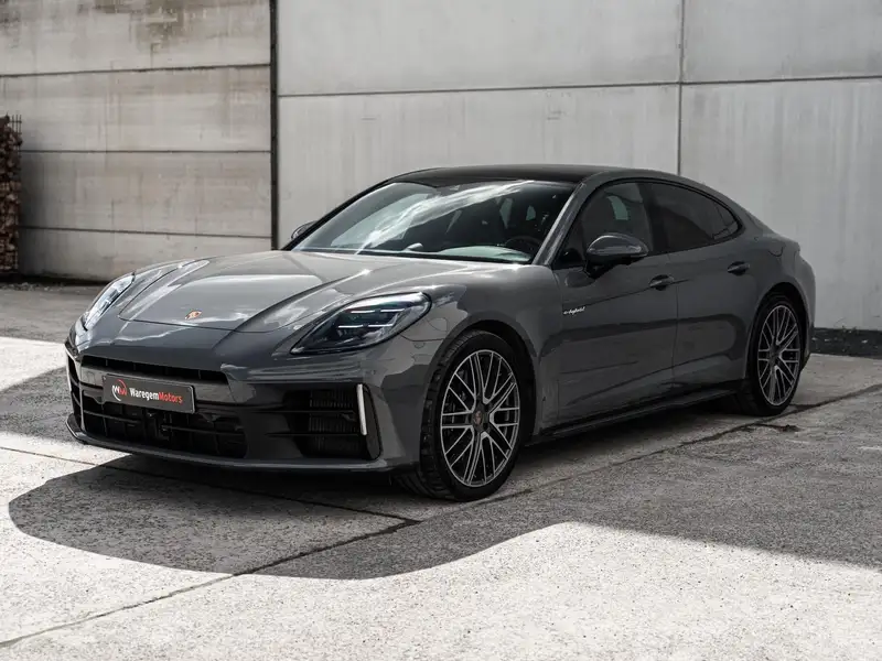 PORSCHE Panamera