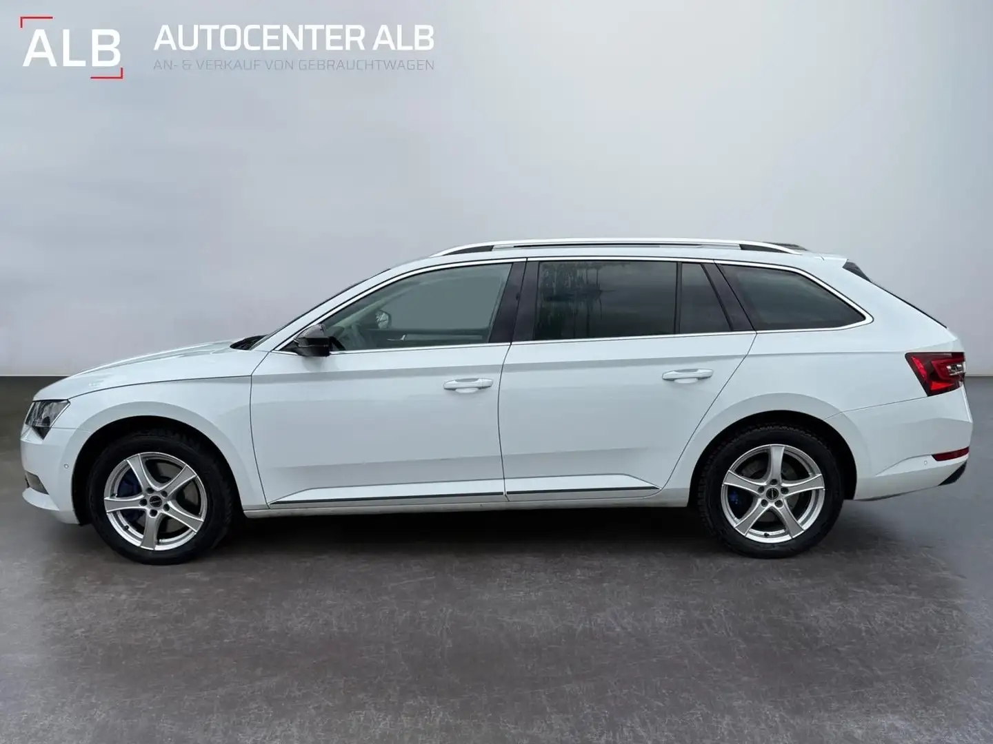 Skoda Superb Combi Style 4x4 206KW/AUTOMATIK/PANO/XENO Weiß - 2