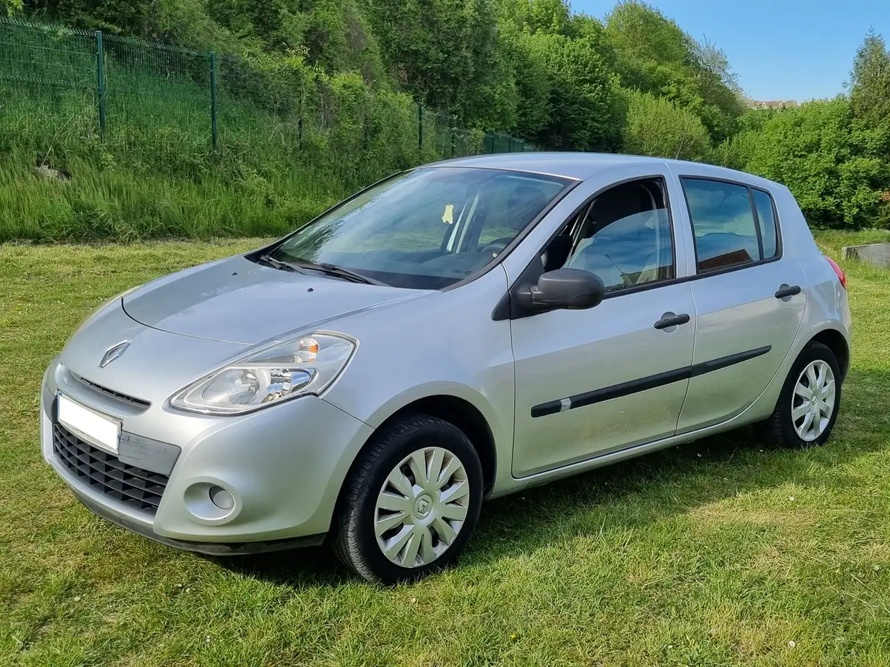 Renault Clio 1.2 16V 75 AUTHENTIQUE 5P