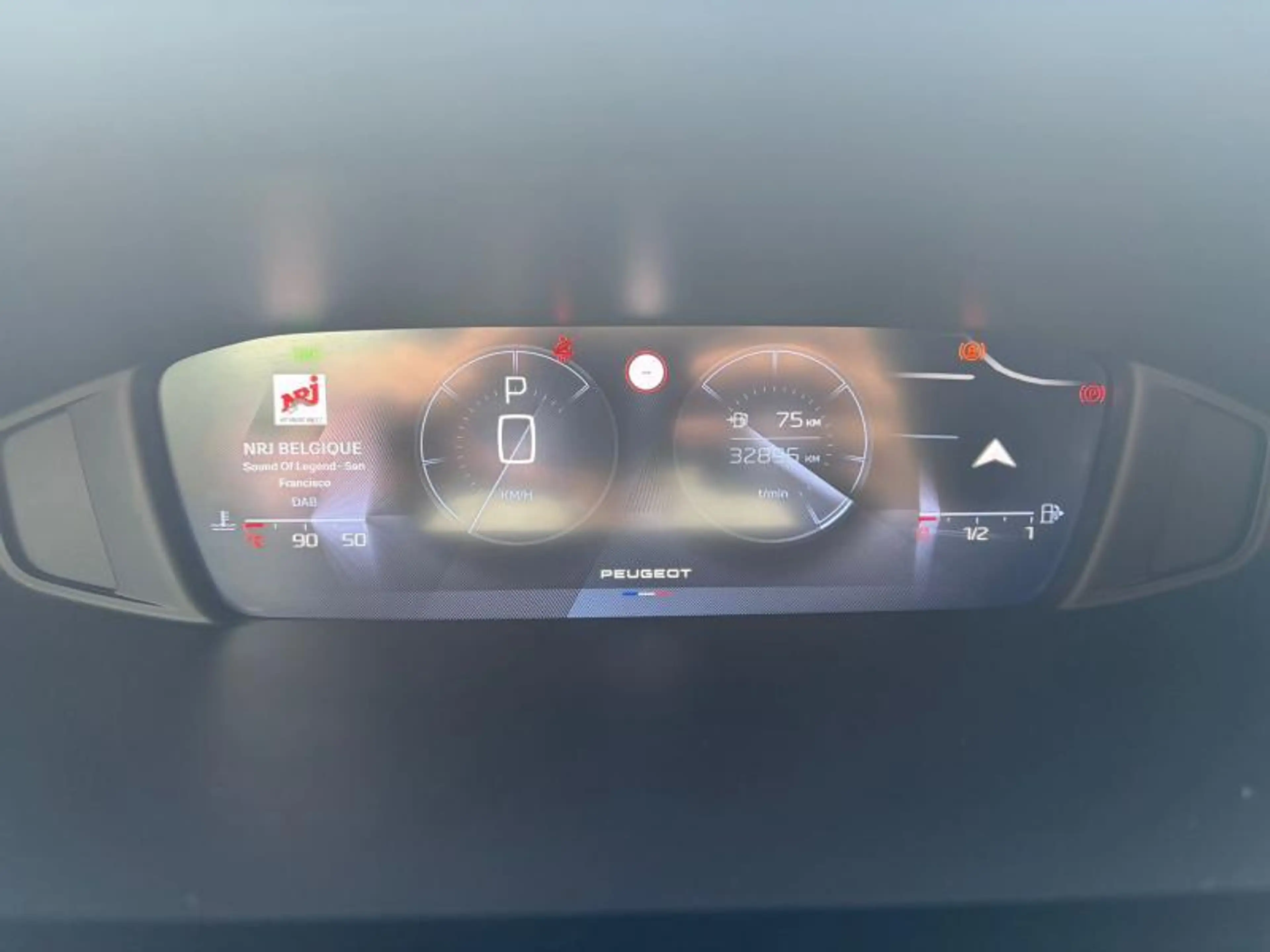 Peugeot 408 Allure — photo 8