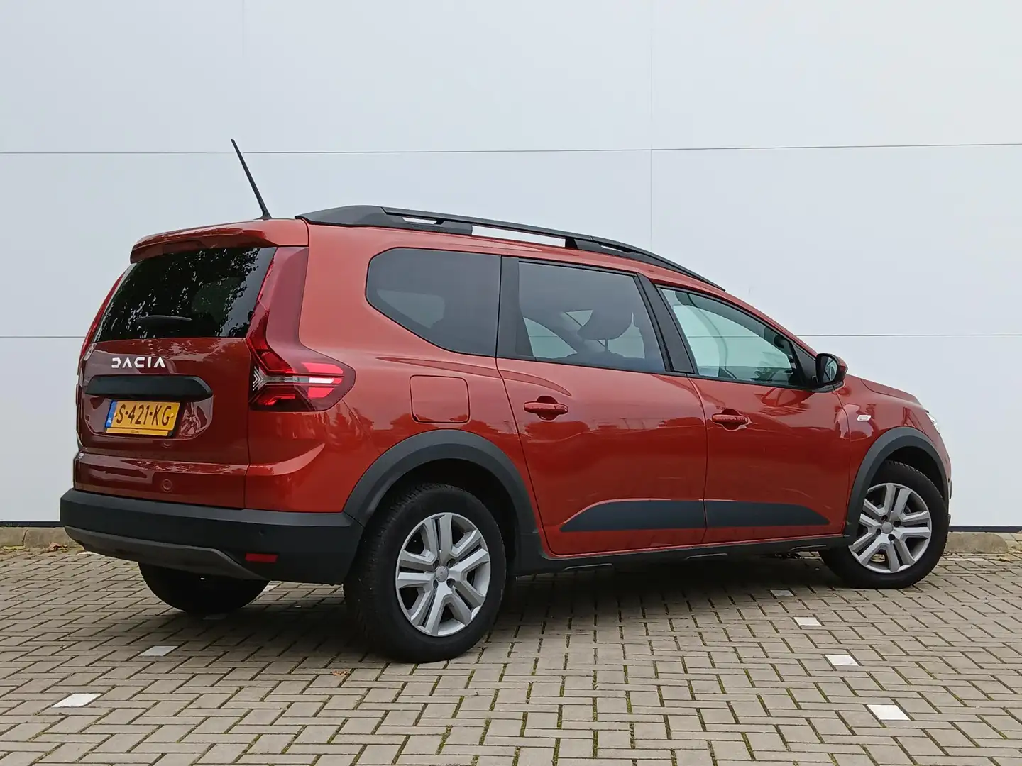 Dacia Jogger 1.0 TCe 110 Expression 7p. 7-Persoons / Navigatie Bruin - 2
