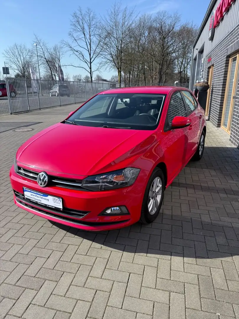 Volkswagen Polo VI Comfortline Rot - 2