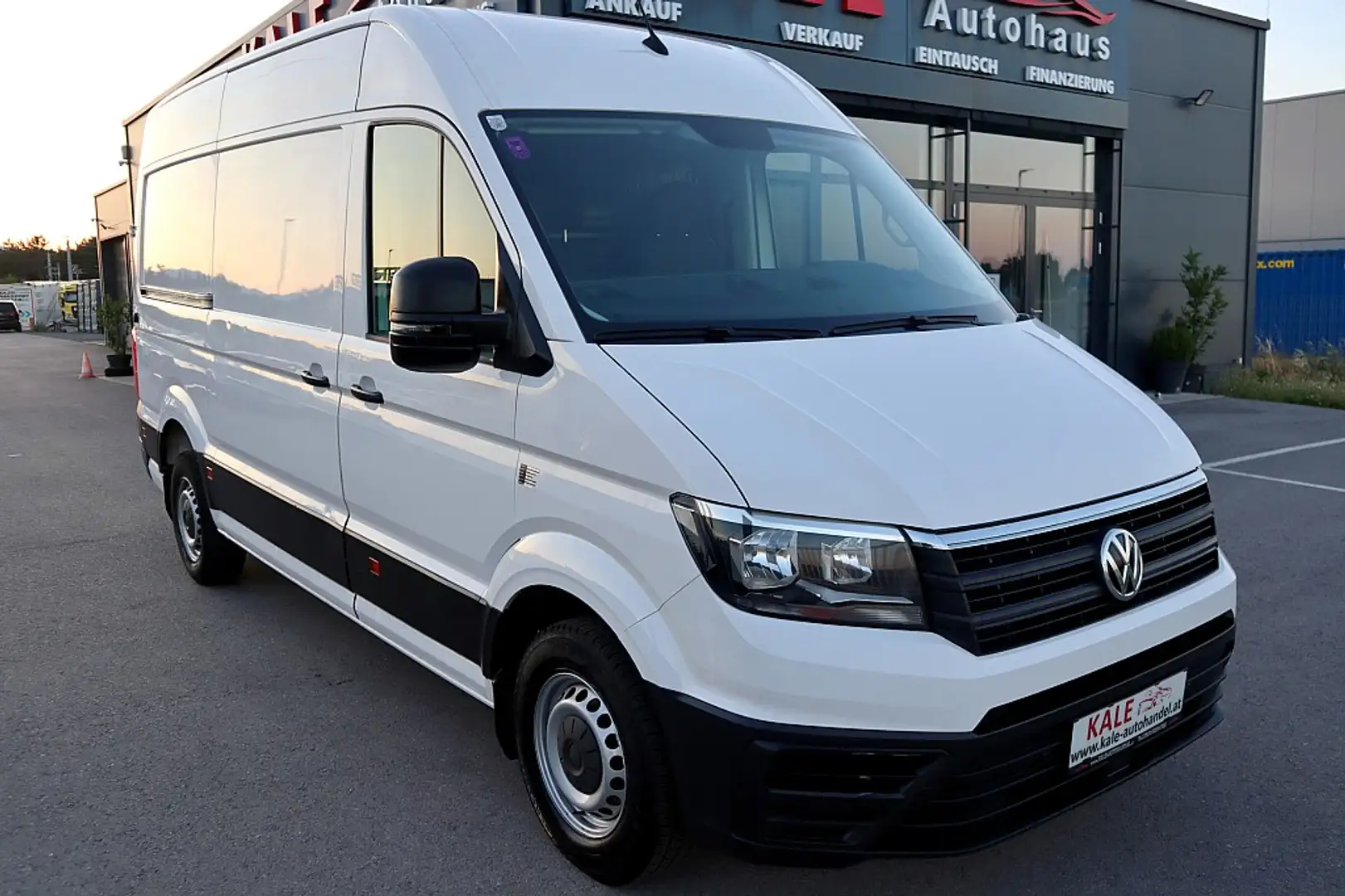 Volkswagen Crafter Crafter 35 Kasten MR L3H3 2,0 TDI BMT Aut. Weiß - 2