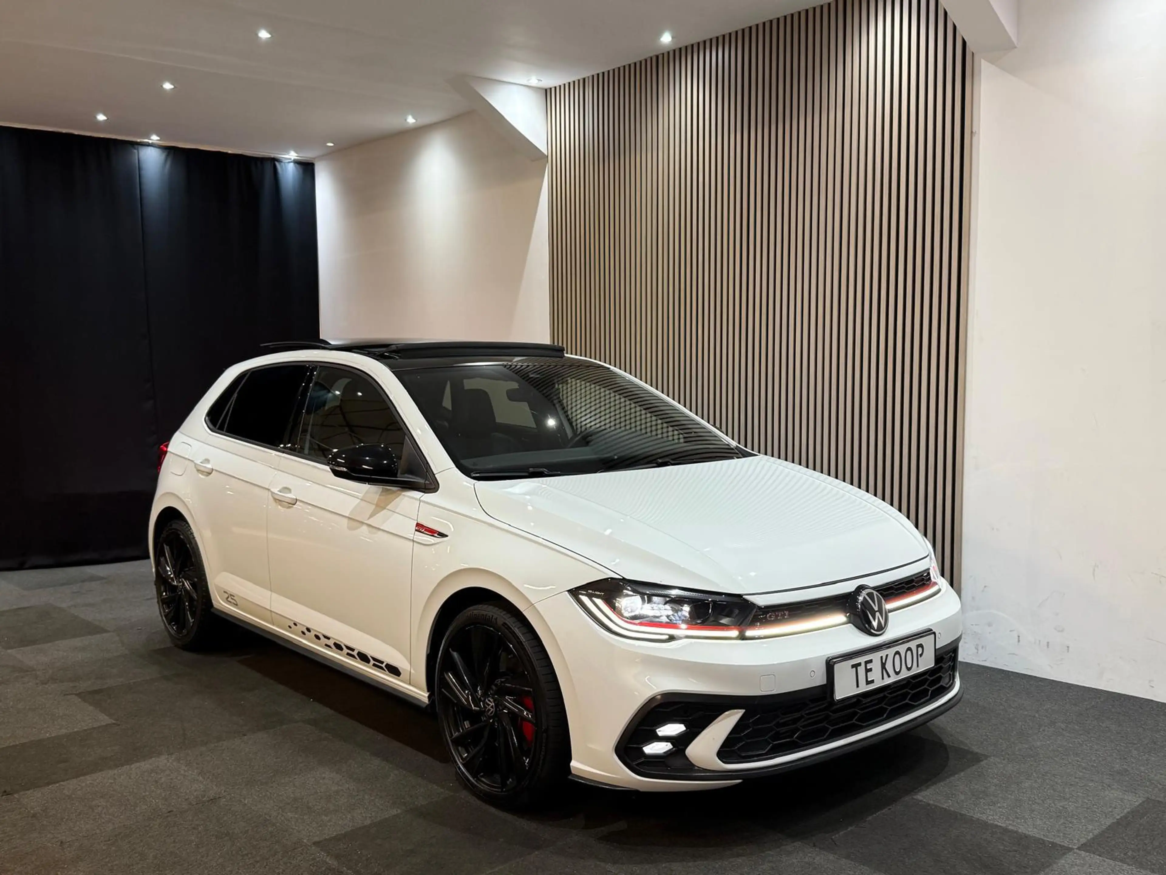 Volkswagen Polo GTI 2.0 TSI 25 Edition Pano l Camera l IQ l Leder l Ke — photo 11