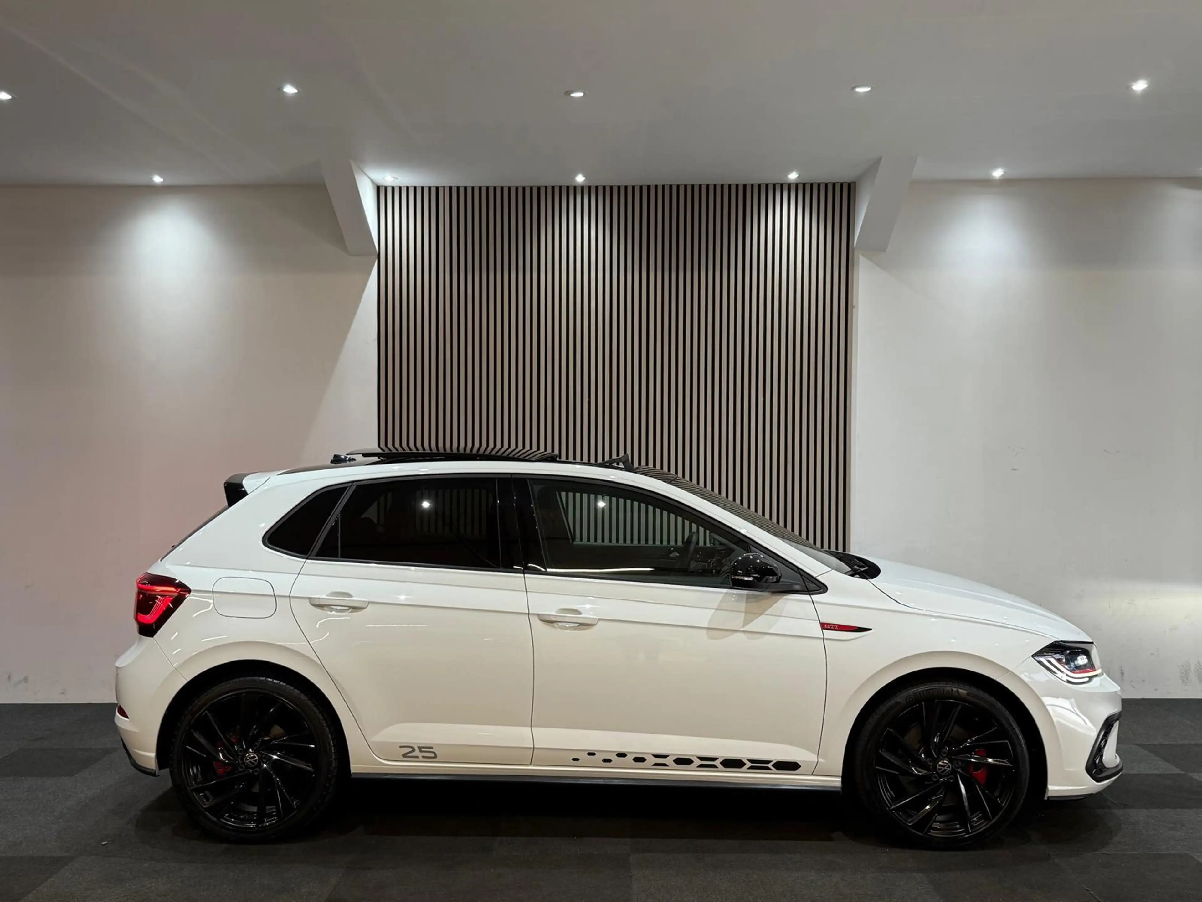 Volkswagen Polo GTI 2.0 TSI 25 Edition Pano l Camera l IQ l Leder l Ke — photo 10