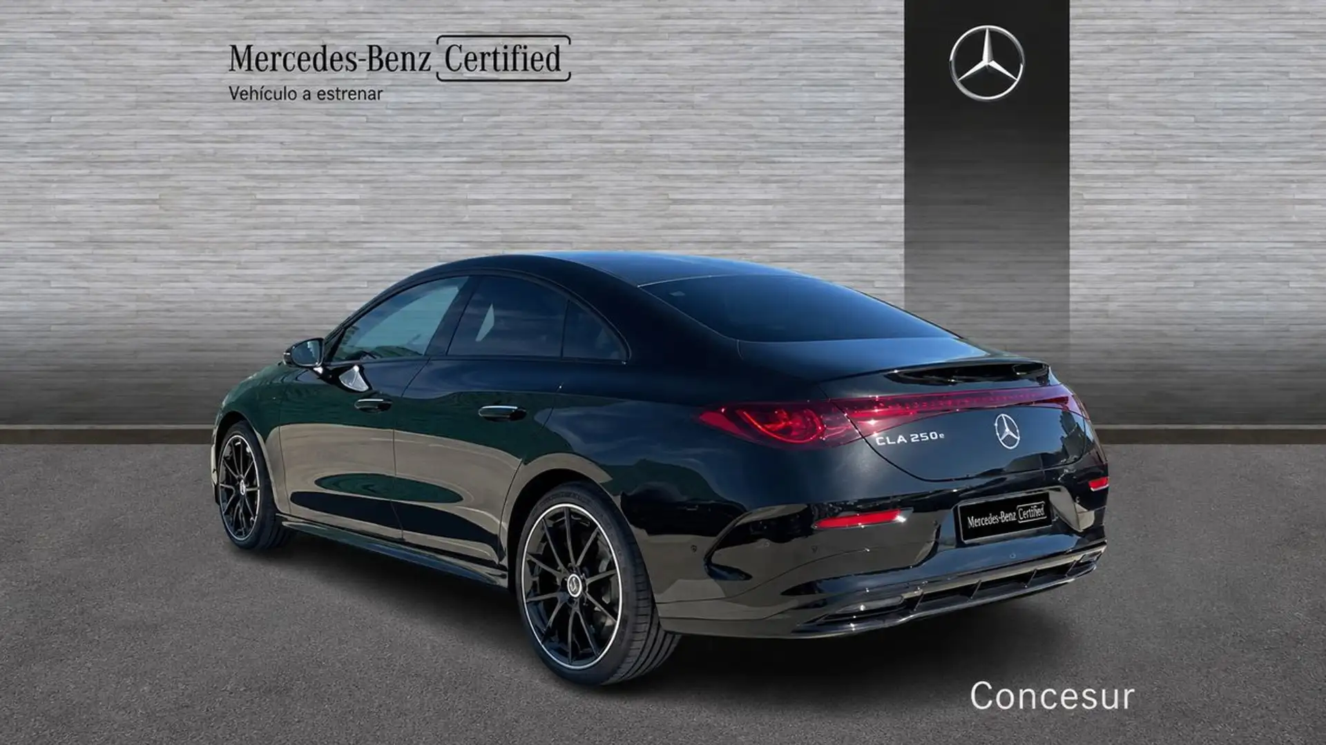 Mercedes-Benz CLA 200 con tecnología EQ Negro - 2